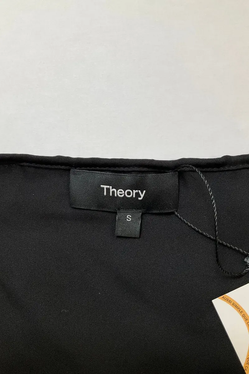 Azawood sleeveless top THEORY - Seconde Main Black