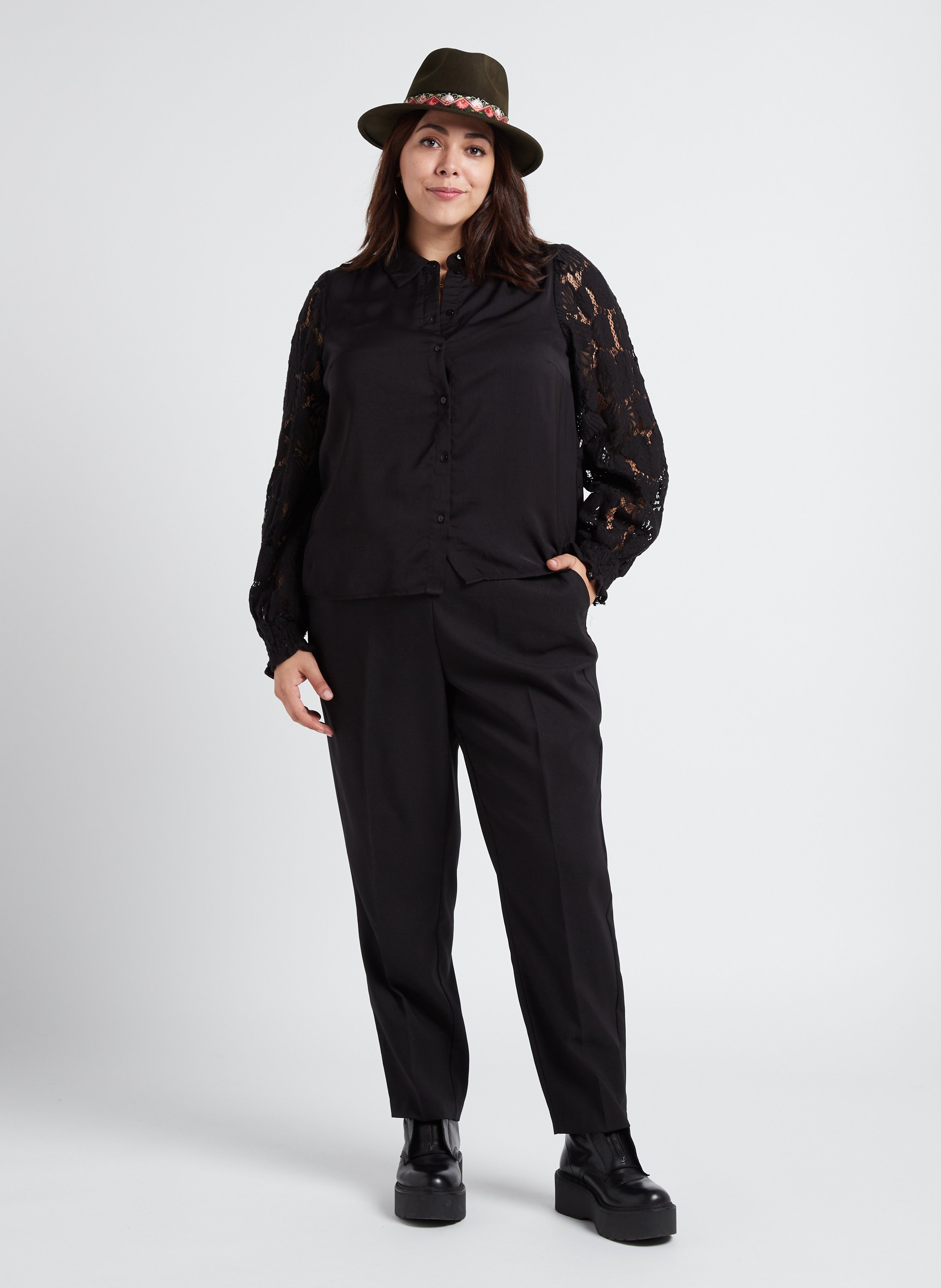 Chemise col classique à broderie ajourée  Noir