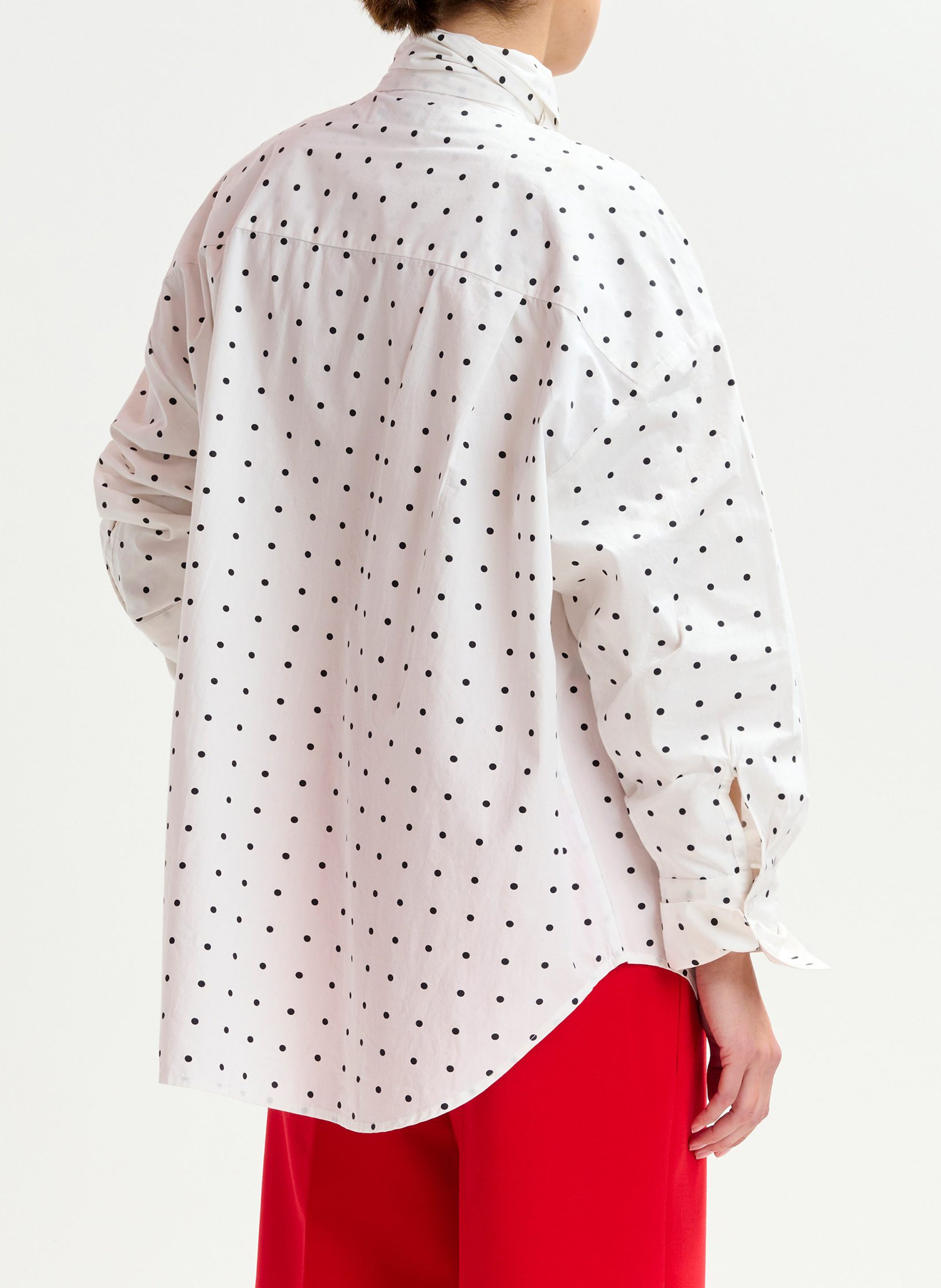 Blouse met lavallière kraag en polka dot patroon ESSENTIEL ANTWERP Wit