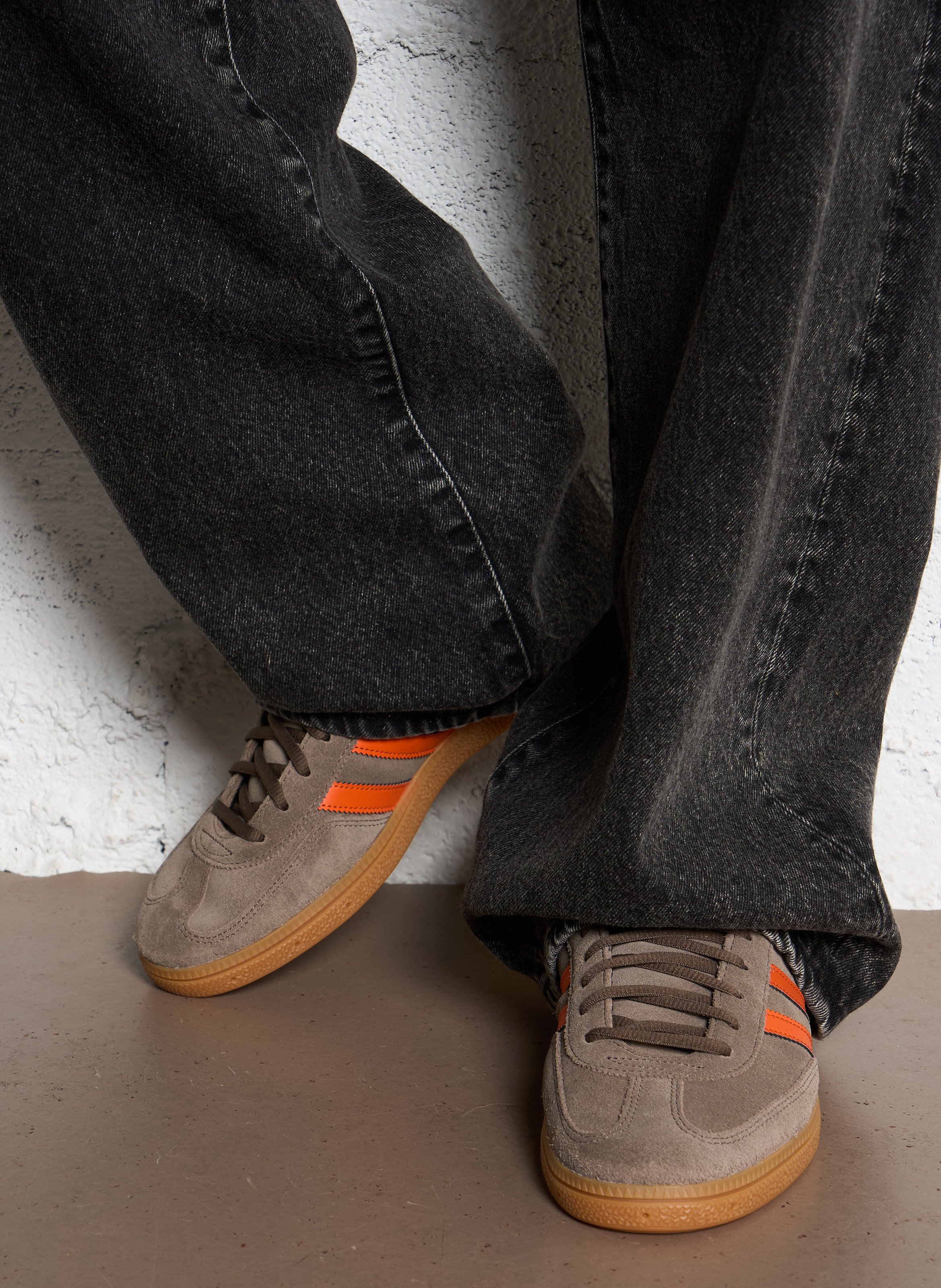 Baskets basses en cuir ADIDAS Marron