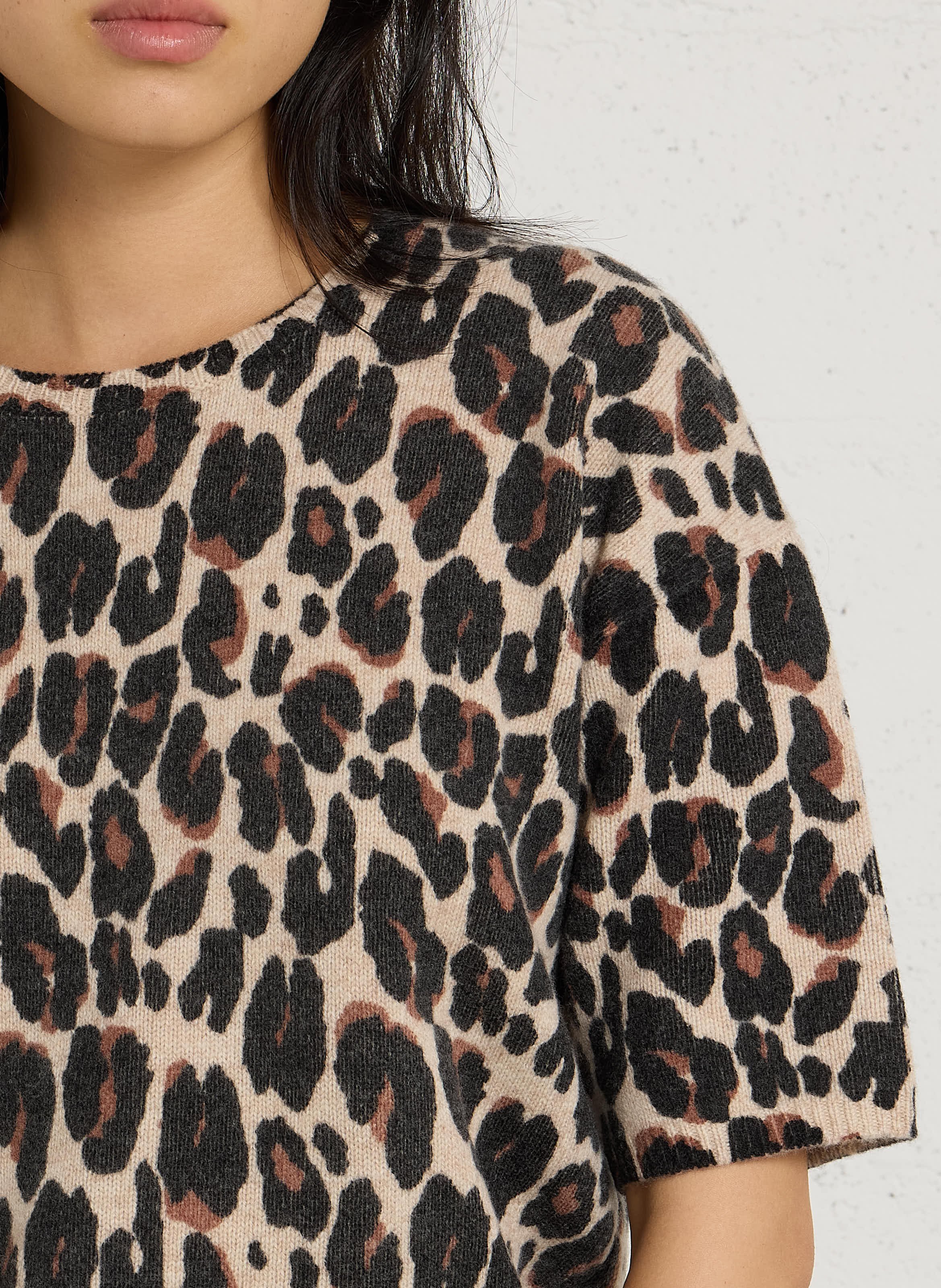 Rechte trui met ronde hals en luipaardprint in wol MAJESTIC FILATURES Beige