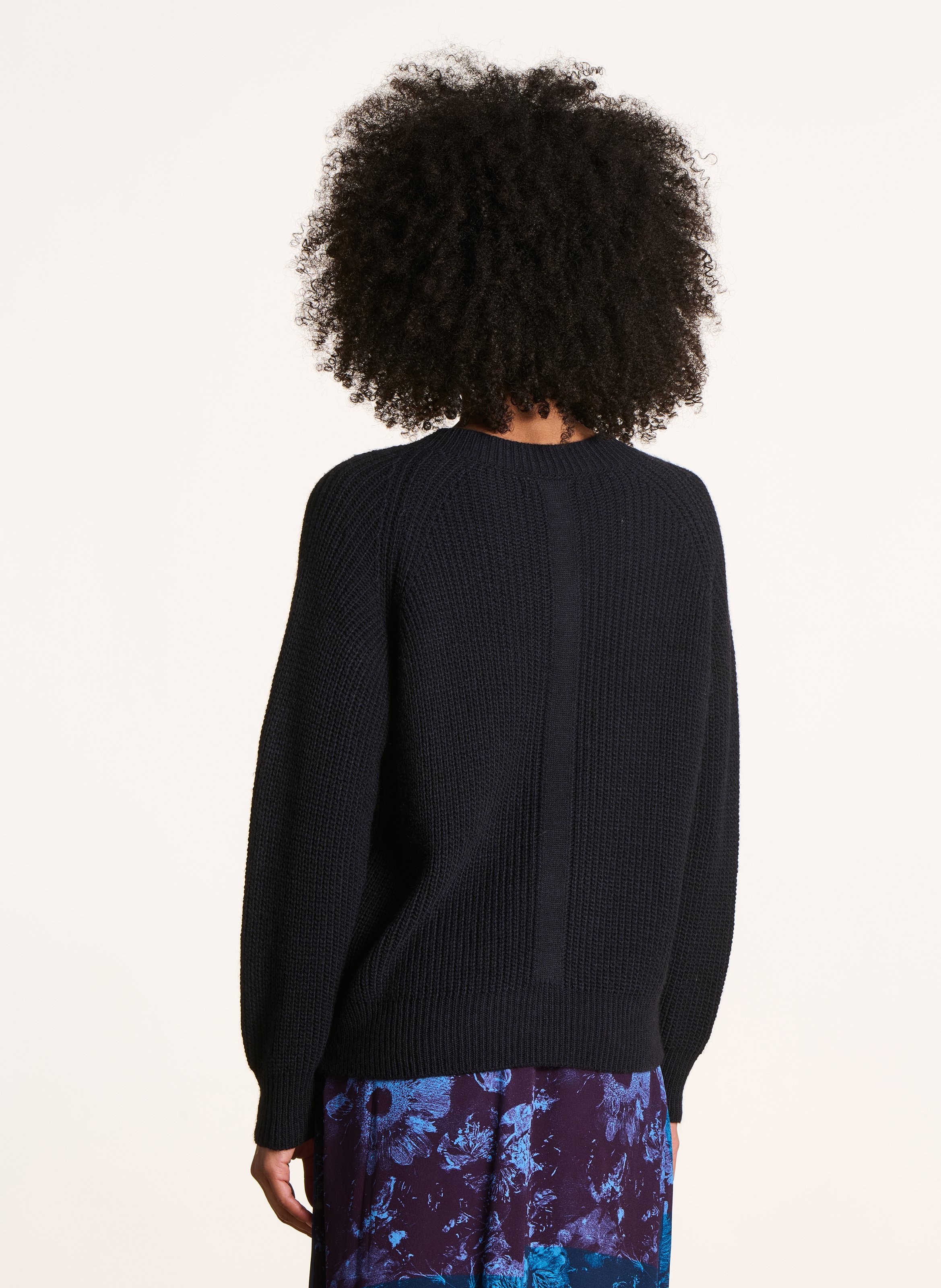 Gerade geschnittener Strick-Mix-Pullover mit V-Ausschnitt LA FEE MARABOUTEE Blau