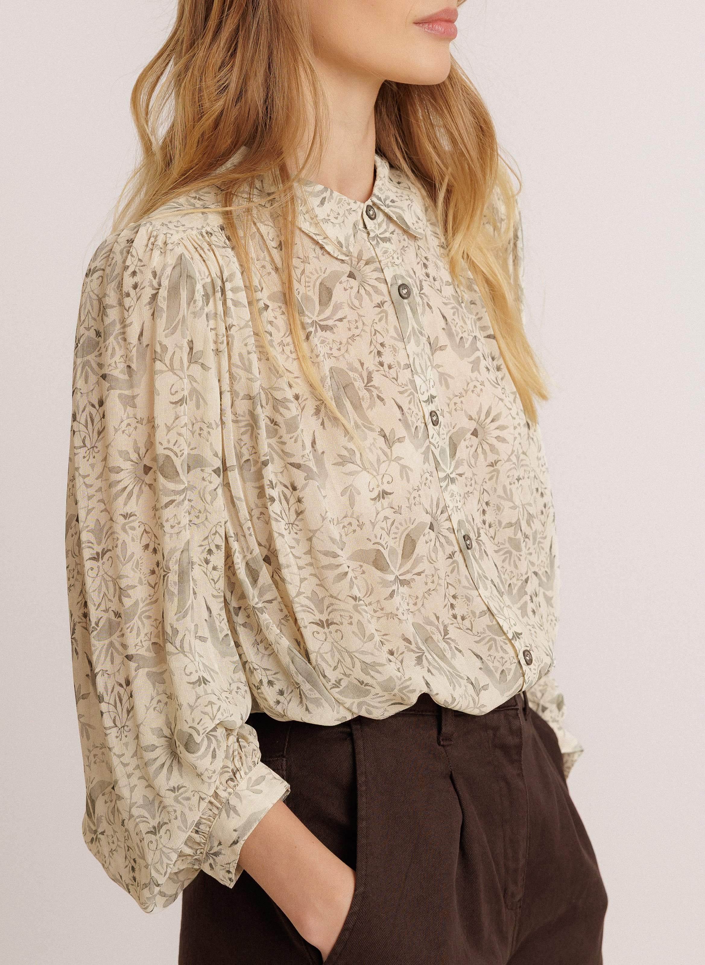 Loose-fit shirt with classic collar INDI & COLD Green