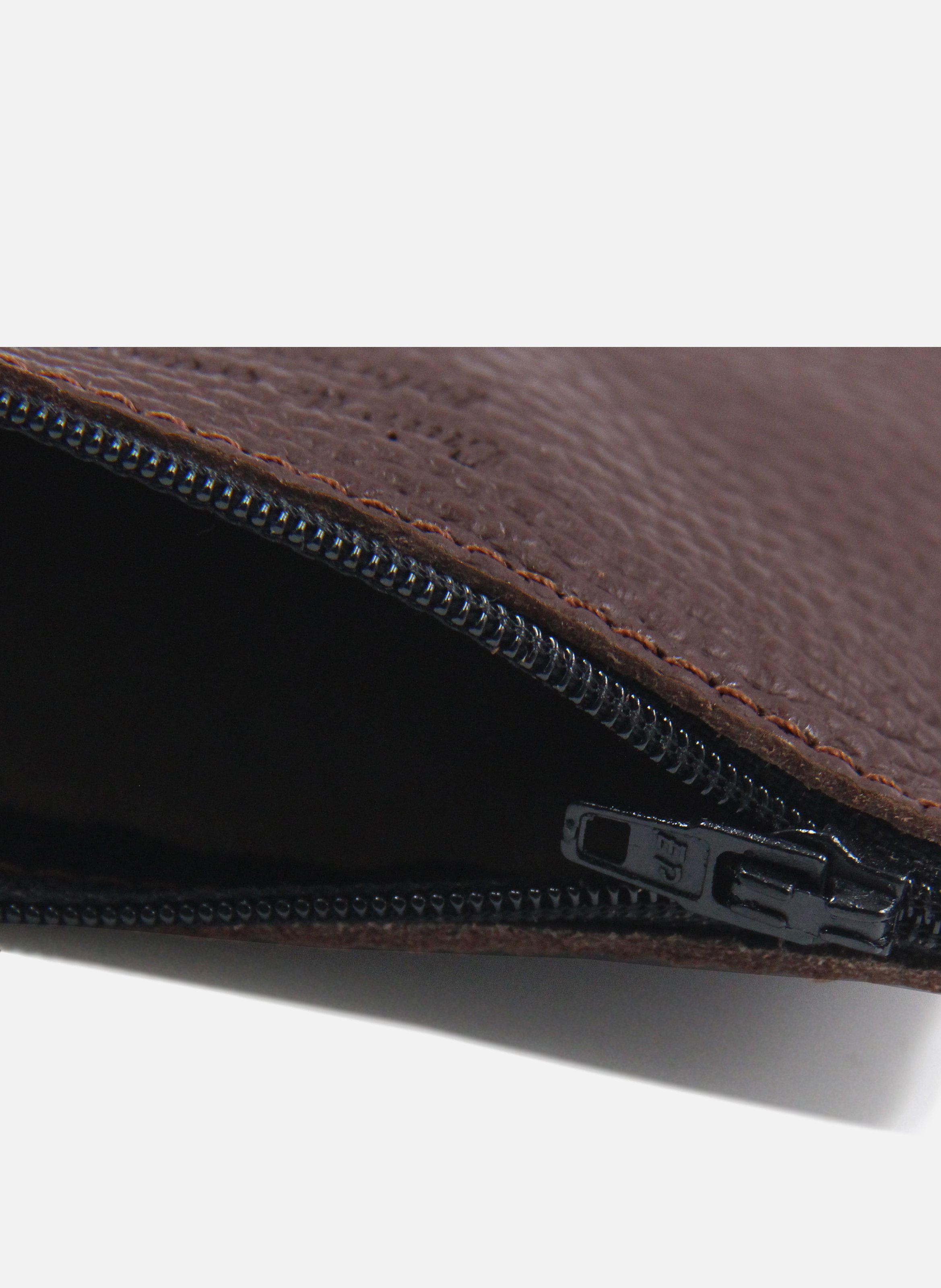 Small grained leather clutch bag Brown