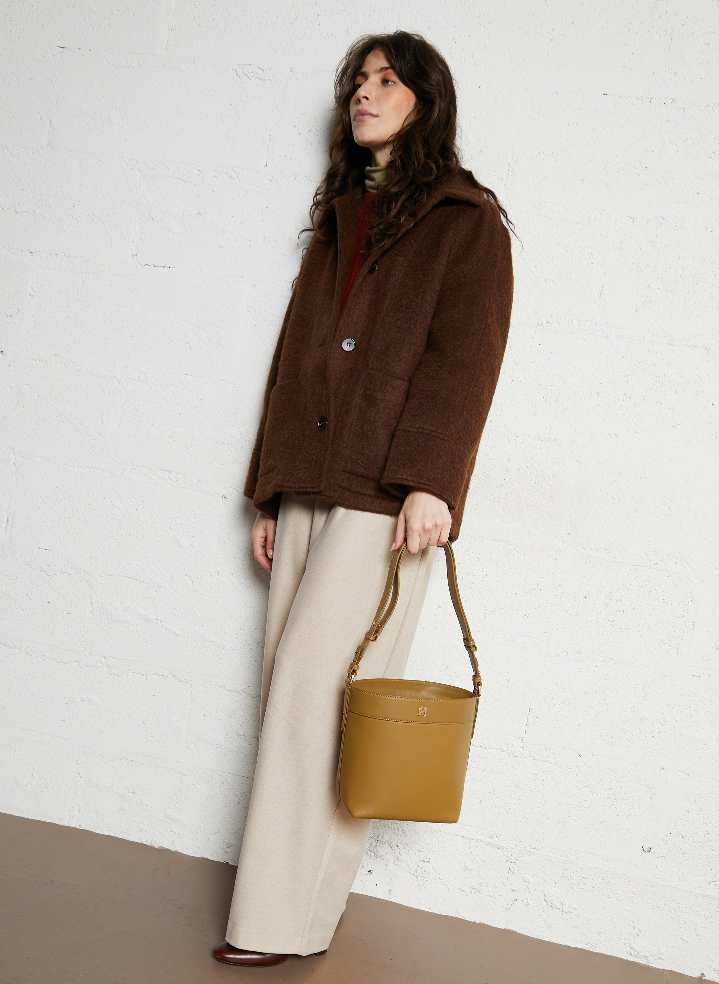 Plain leather bucket bag PETITE MENDIGOTE Green