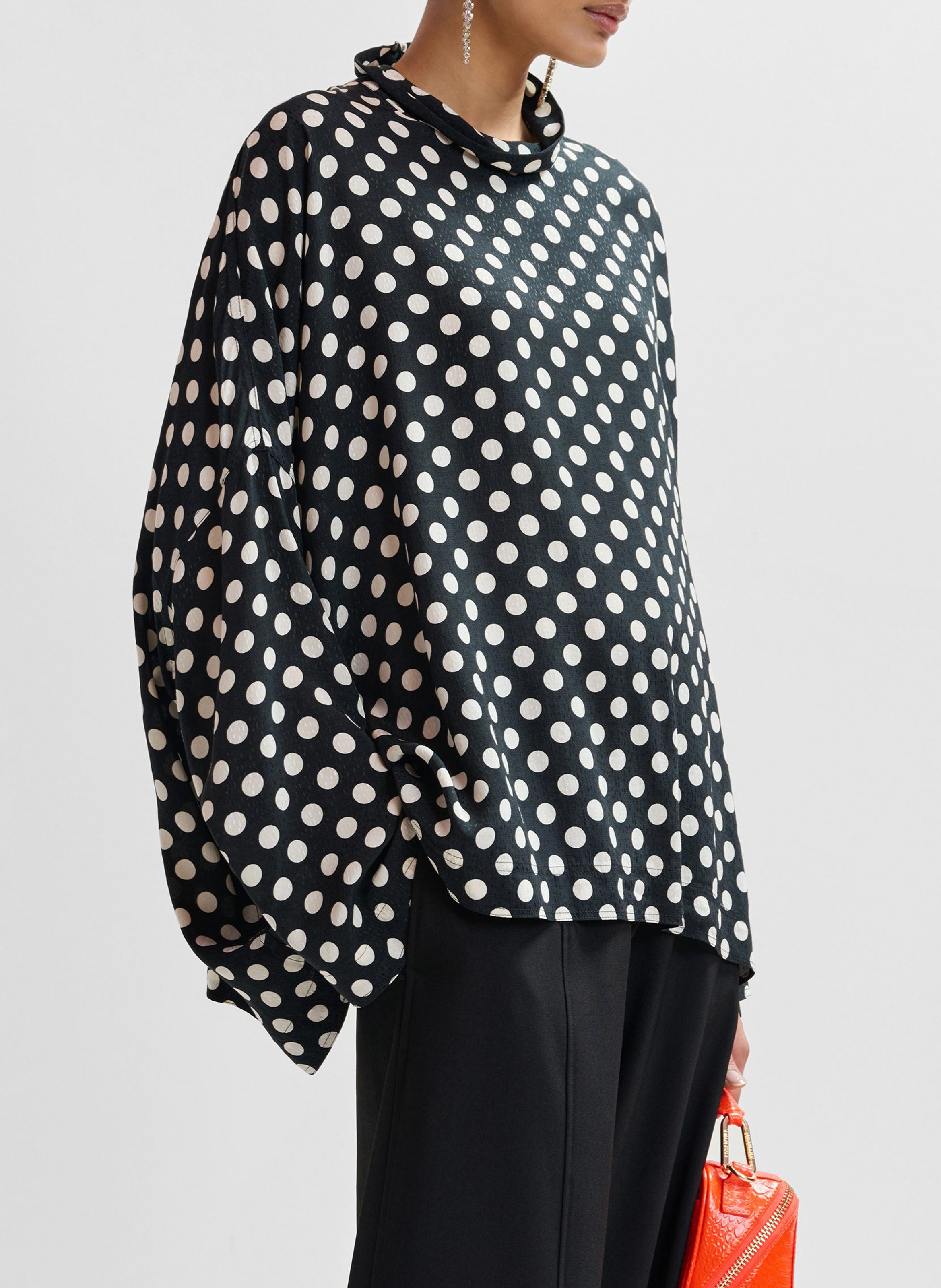 <p>Top Oversize mit Stehkragen und Print</p> ESSENTIEL ANTWERP Schwarz