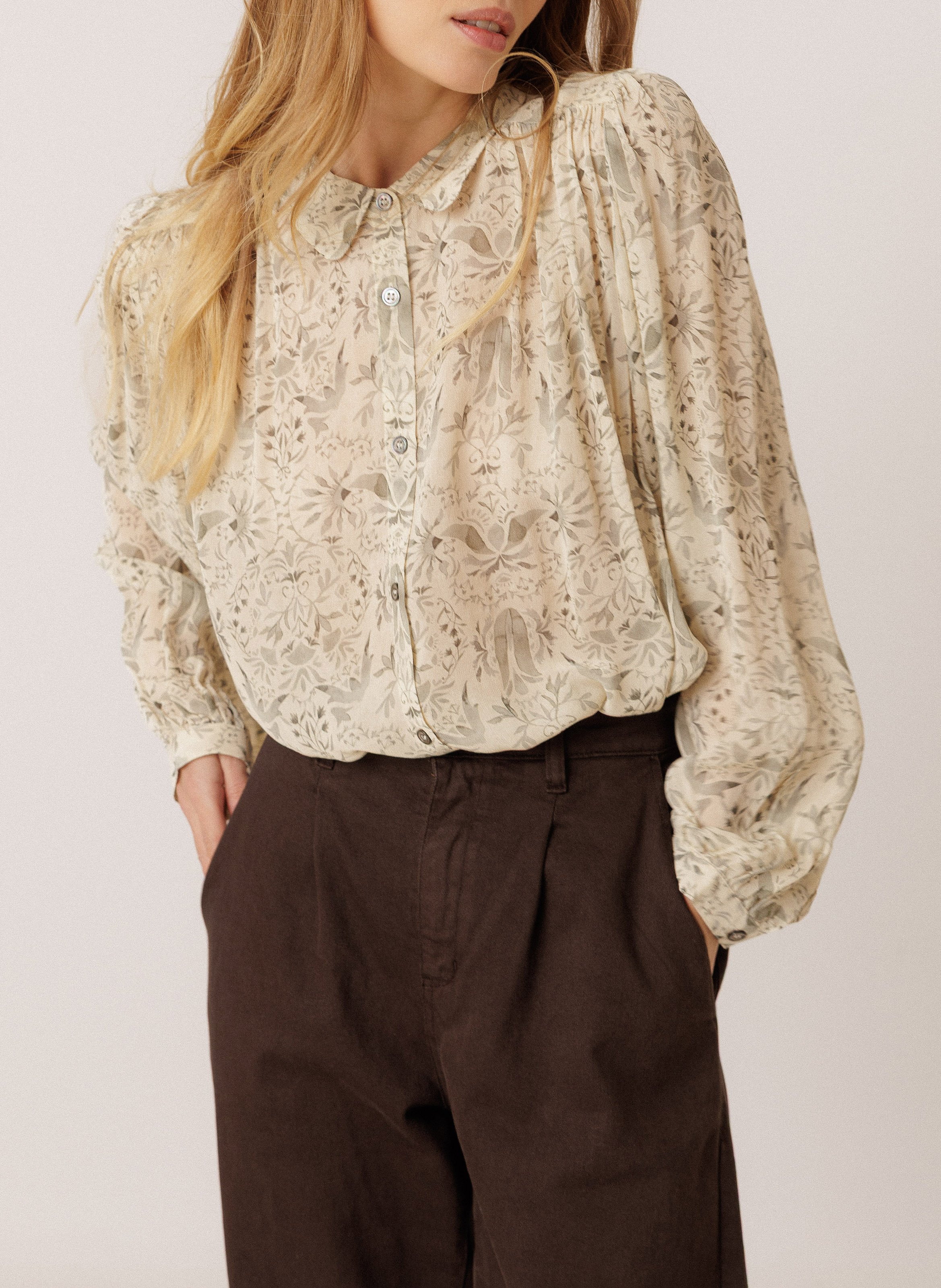 Loose-fit shirt with classic collar INDI & COLD