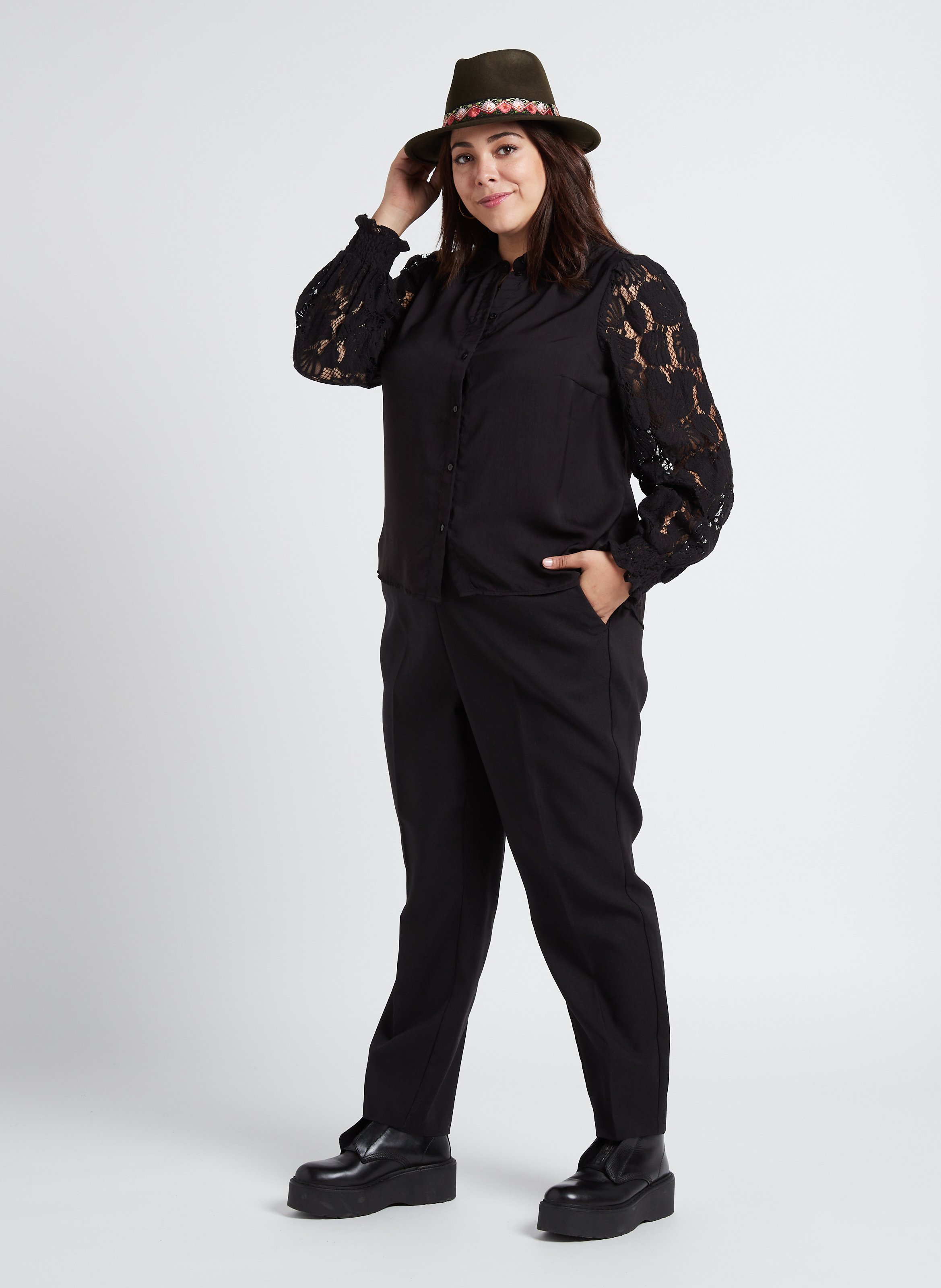 Chemise col classique à broderie ajourée  Noir