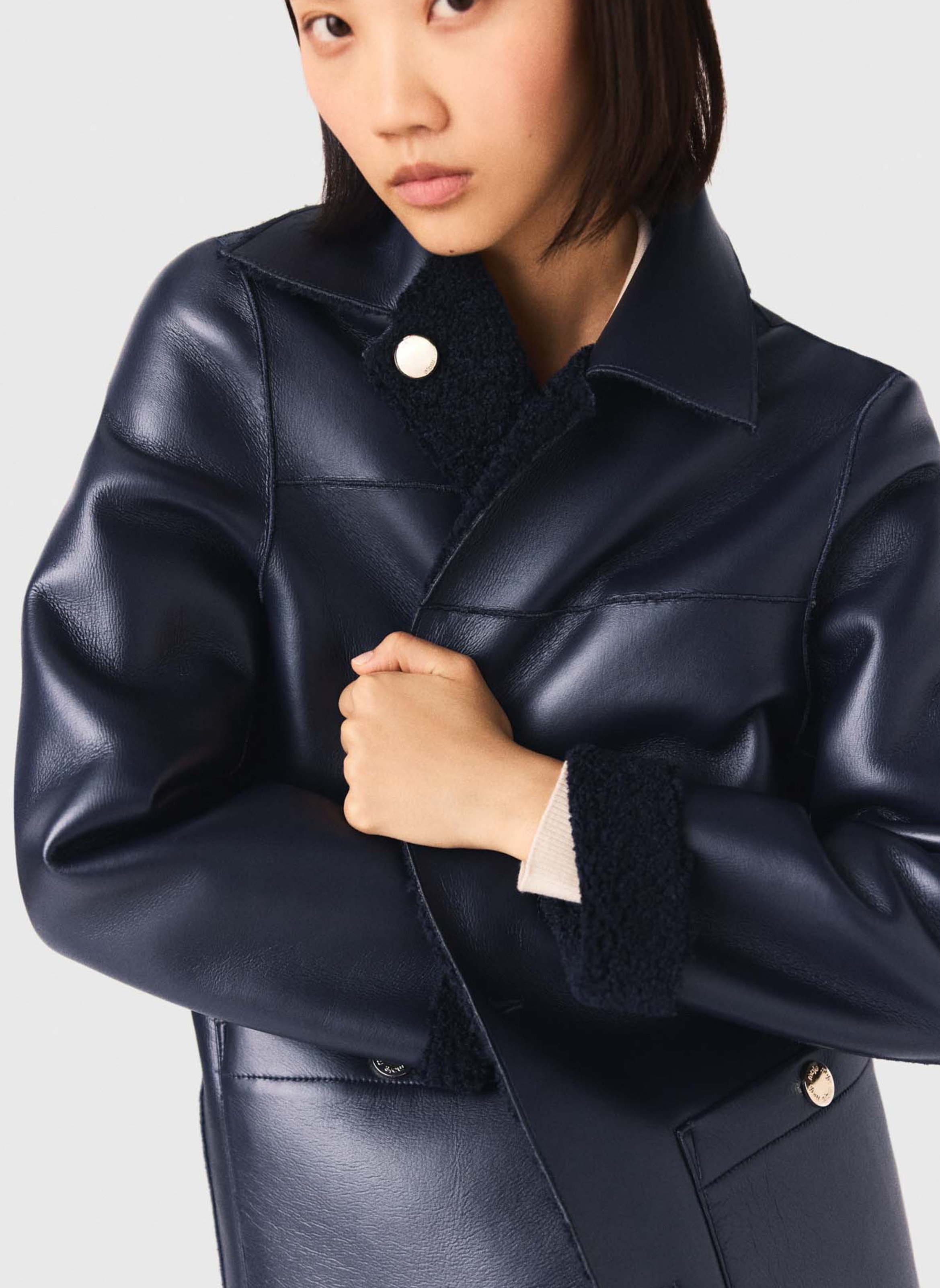 Jas met klassieke kraag en leren effect MAJE Blauw