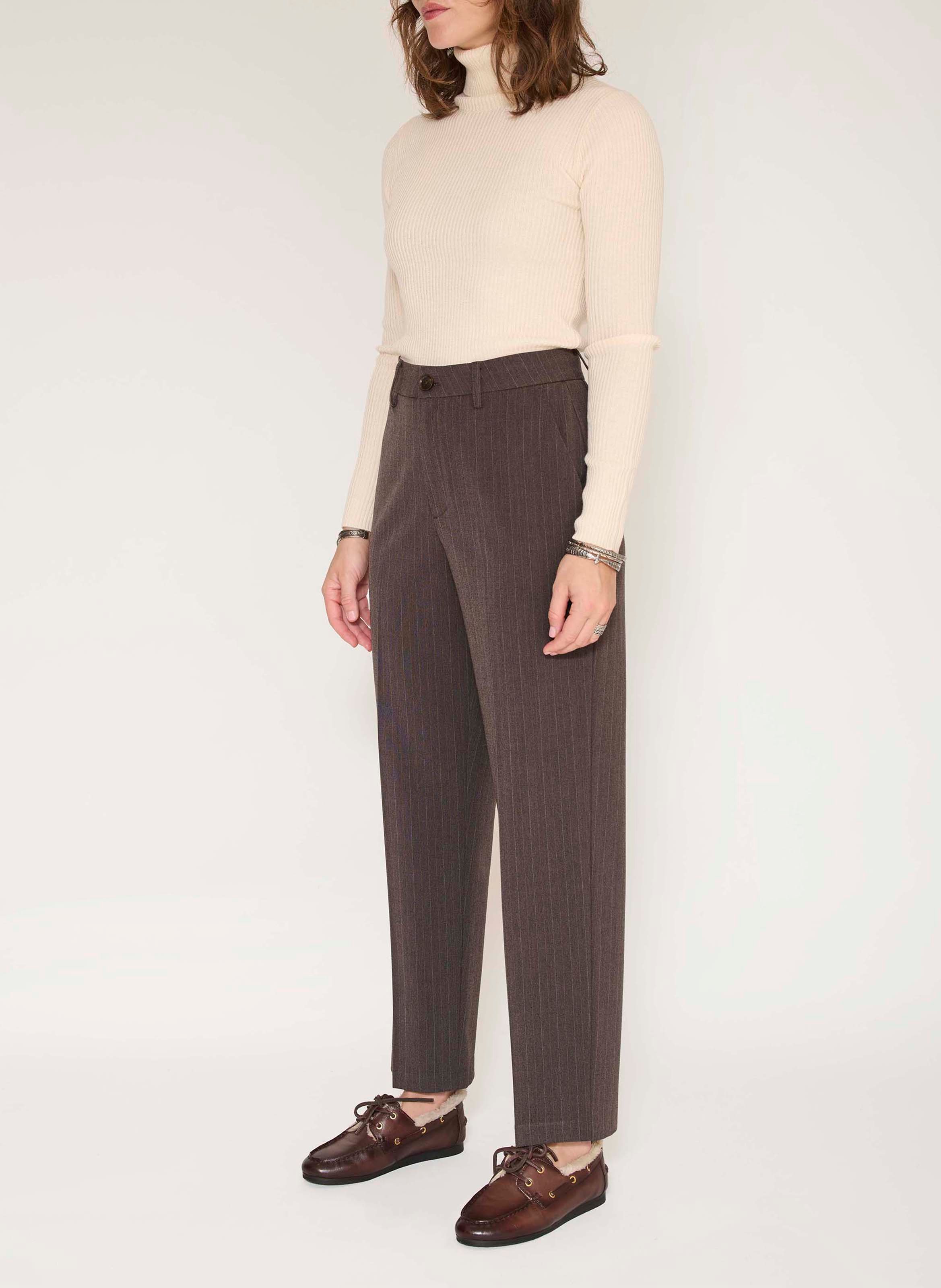 Rechte, gestreepte broek MKT Bruin