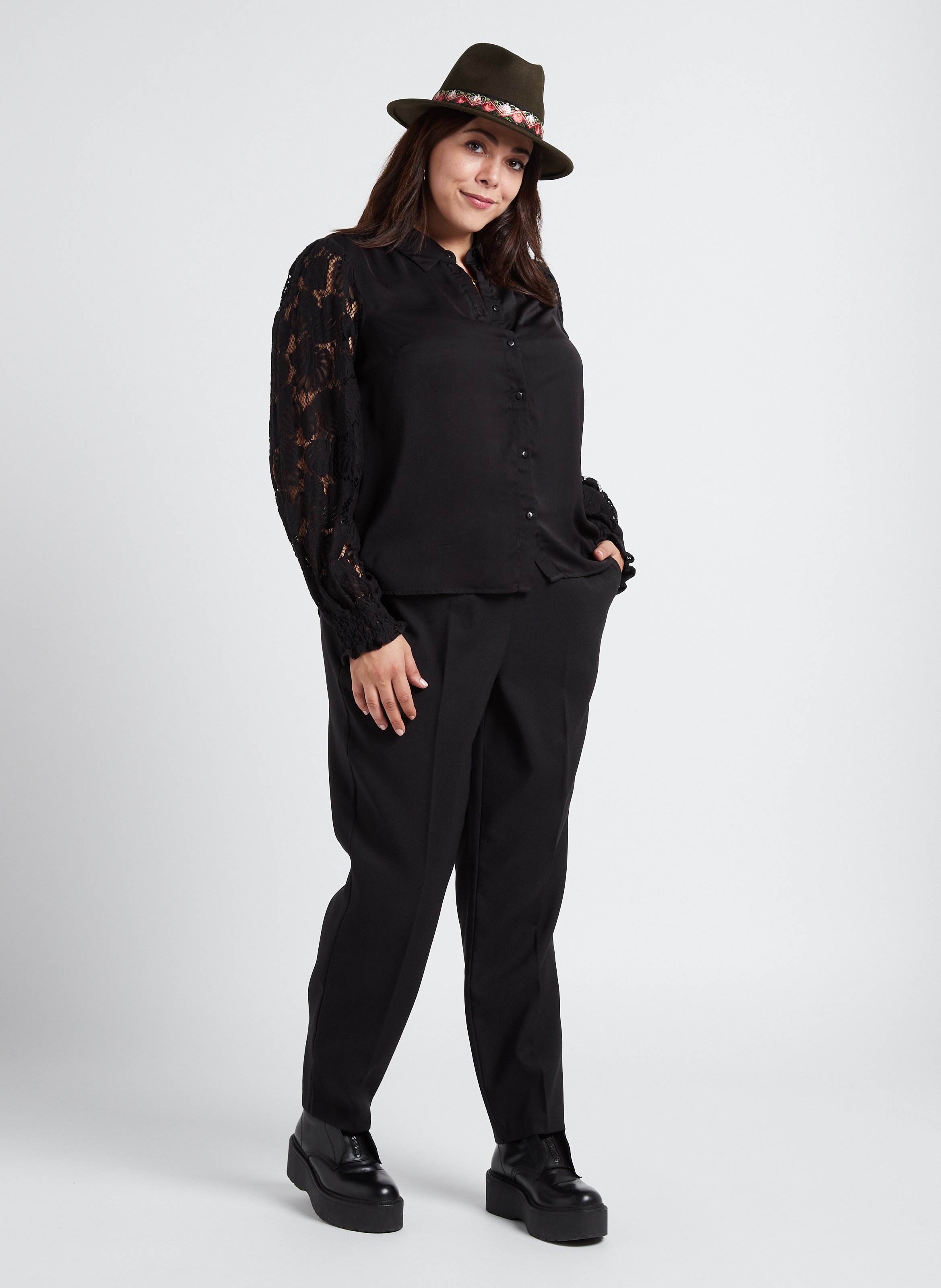 Chemise col classique à broderie ajourée  Noir