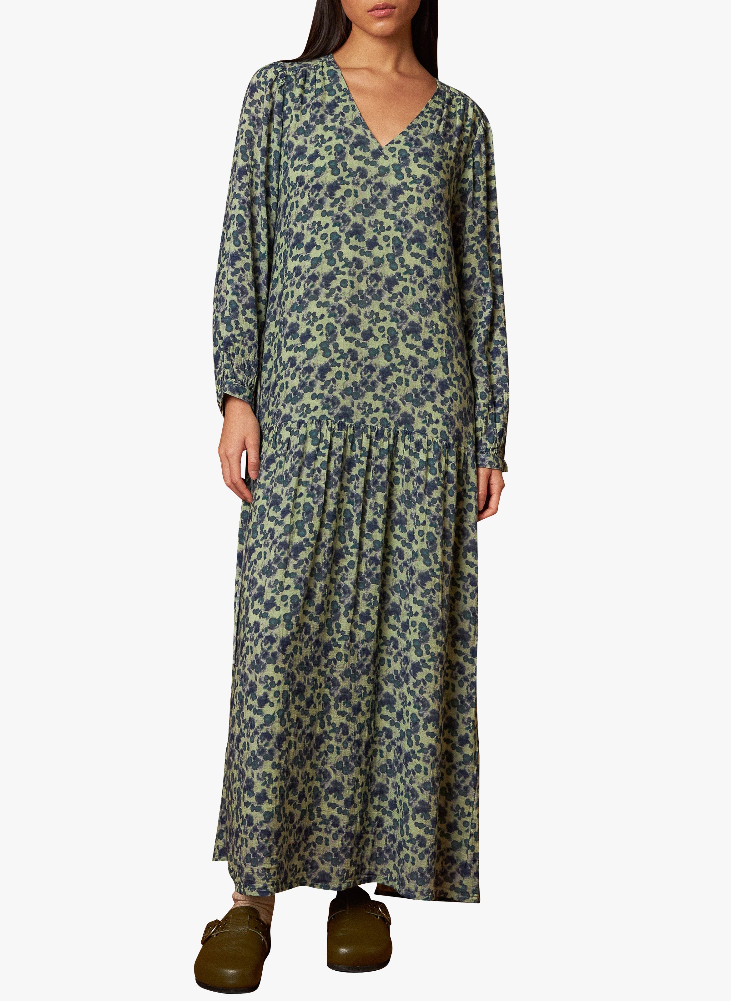 Long V-neck organic cotton printed maxi dress INDI & COLD Green