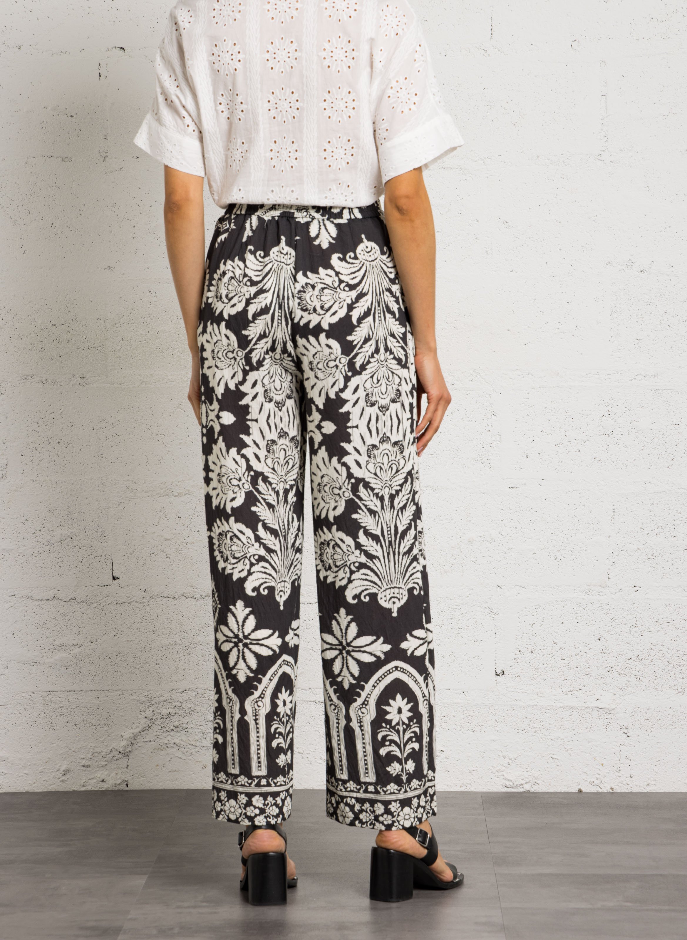 Bazimodo - Weite weich fallende Hose mit Aufdruck SEE U SOON Schwarz