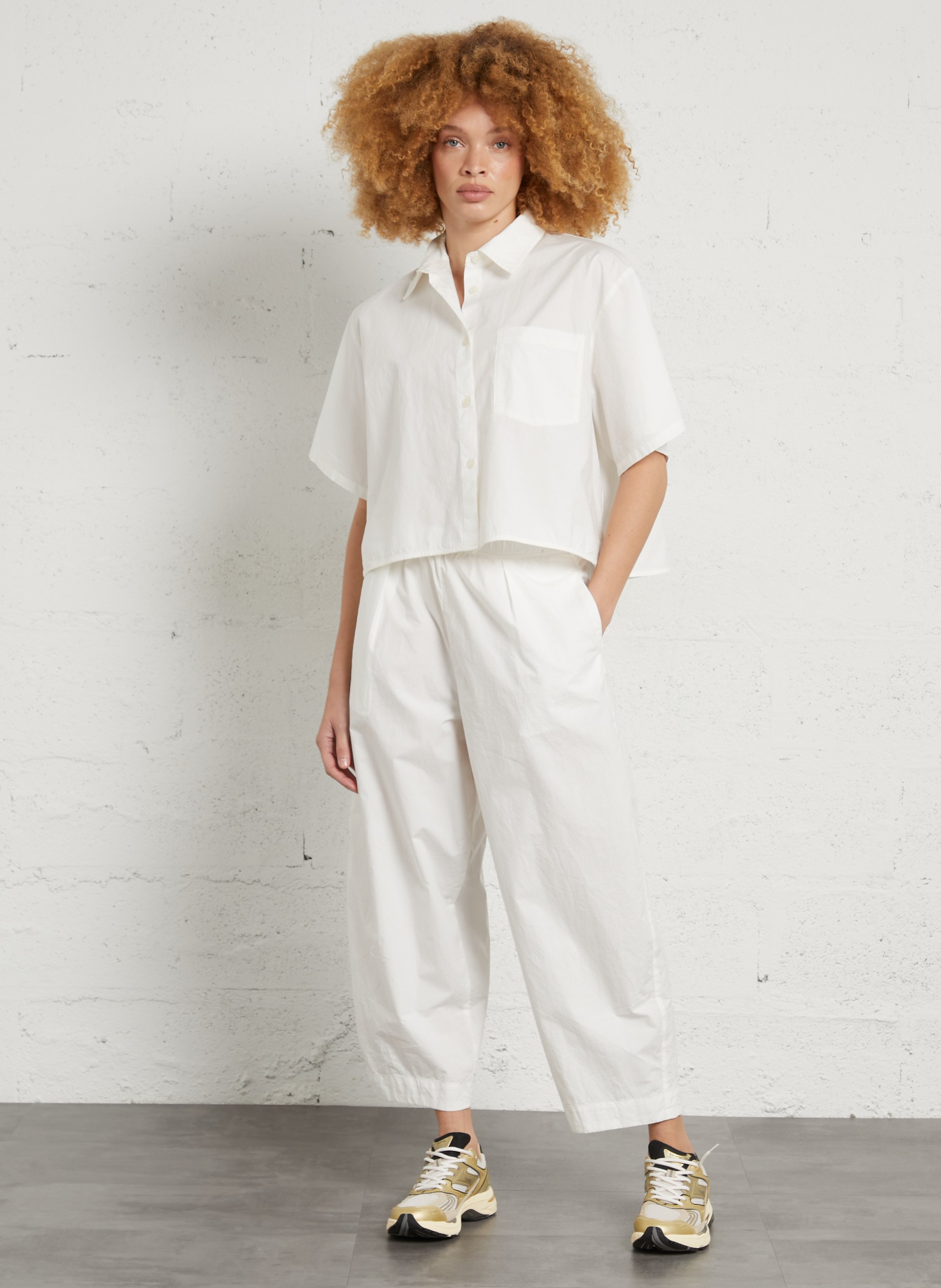 Round-toe low-top sneakers VICTORIA White