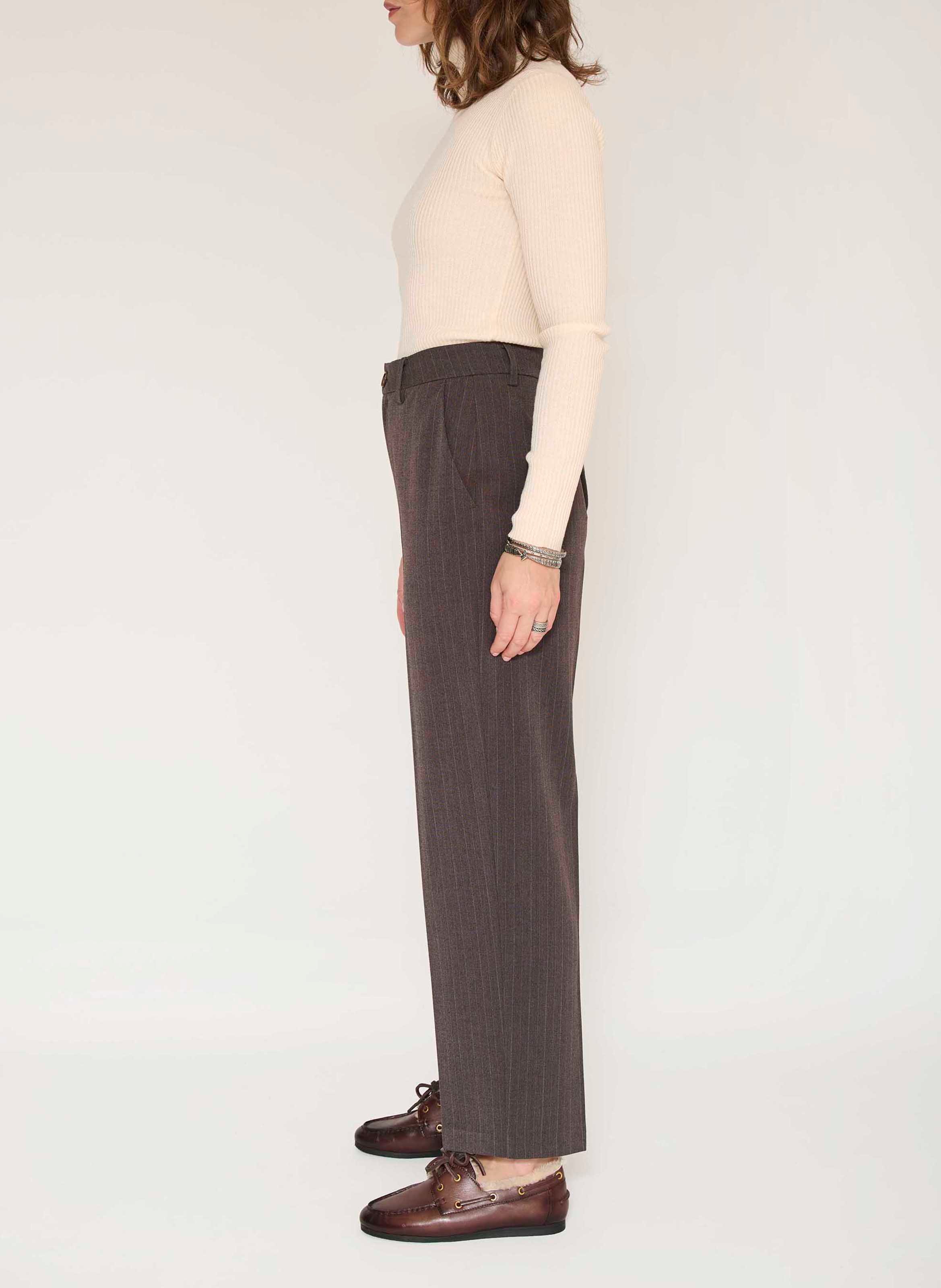 Rechte, gestreepte broek MKT Bruin