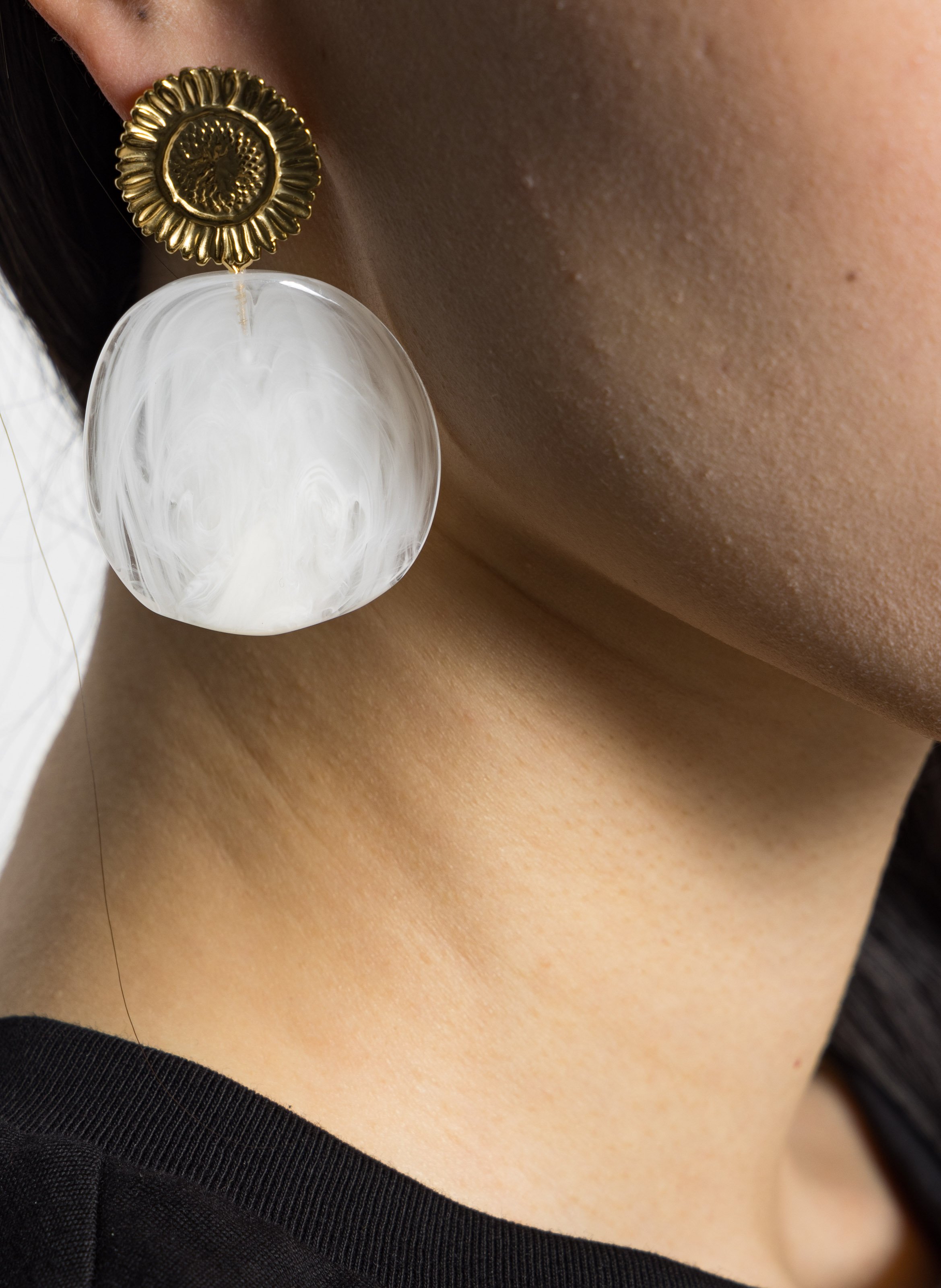 Boucles d'oreilles en résine I CODE Doré