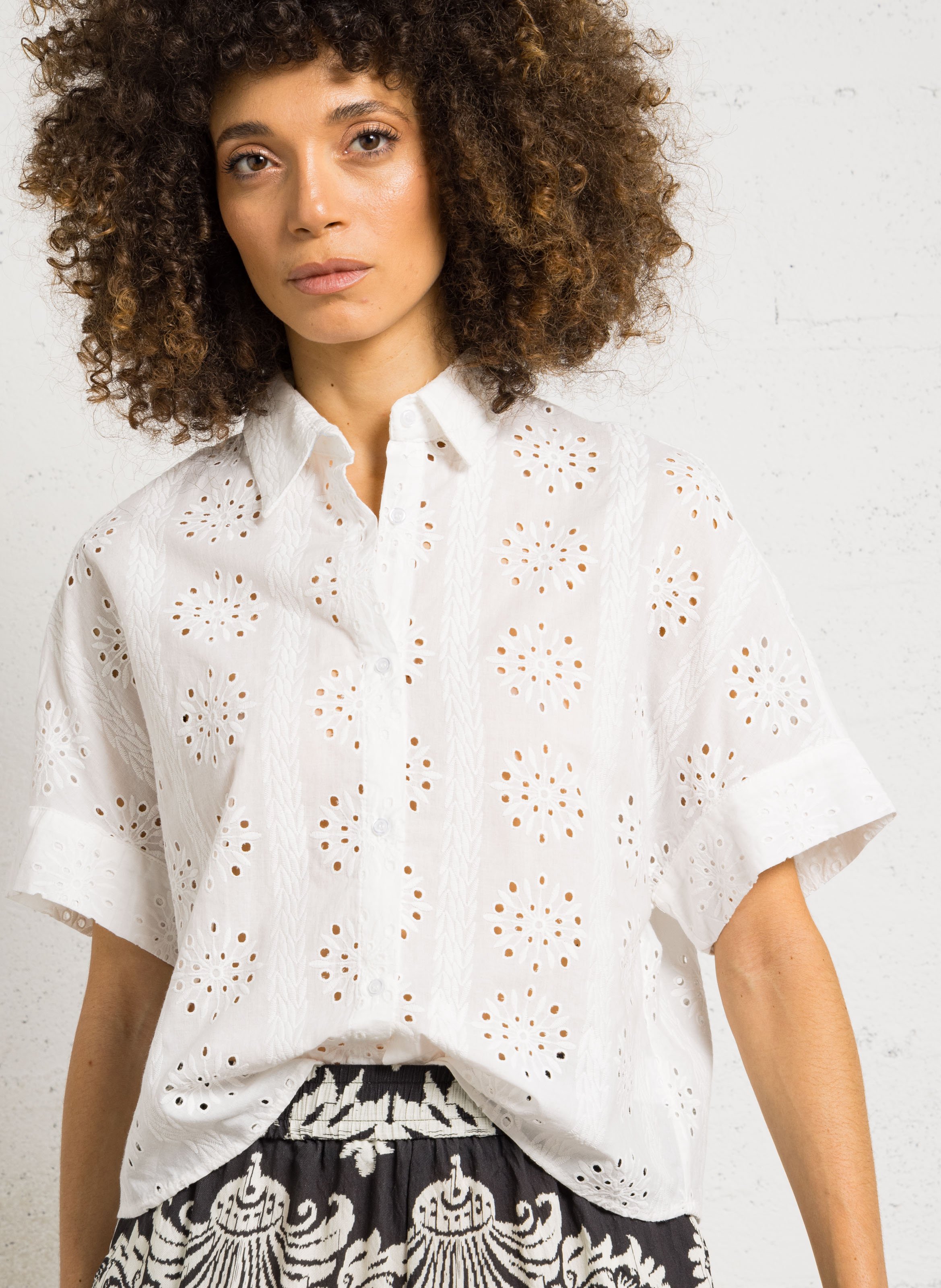 Chemise ample courte brodée en coton SEE U SOON Blanc