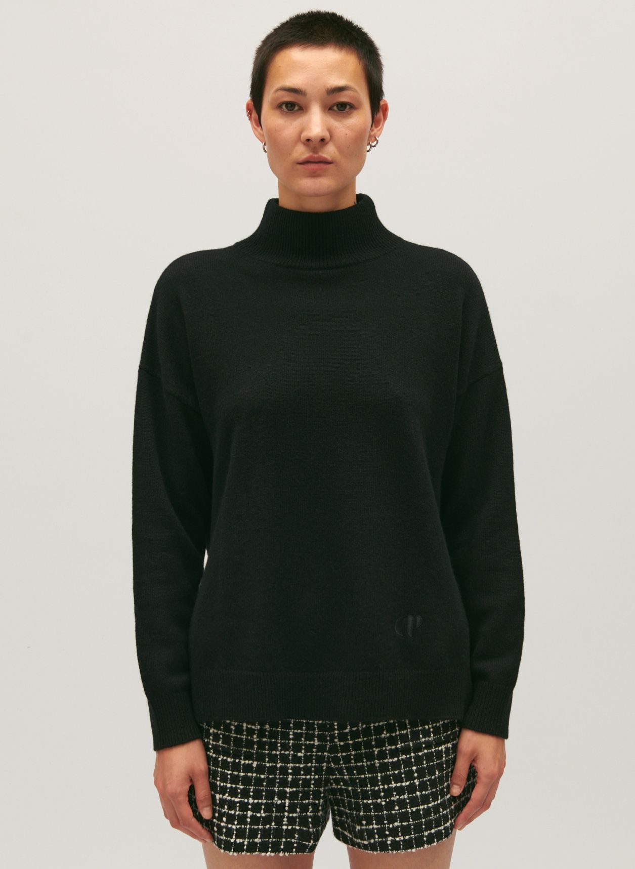 Black High neck cashmere sweater