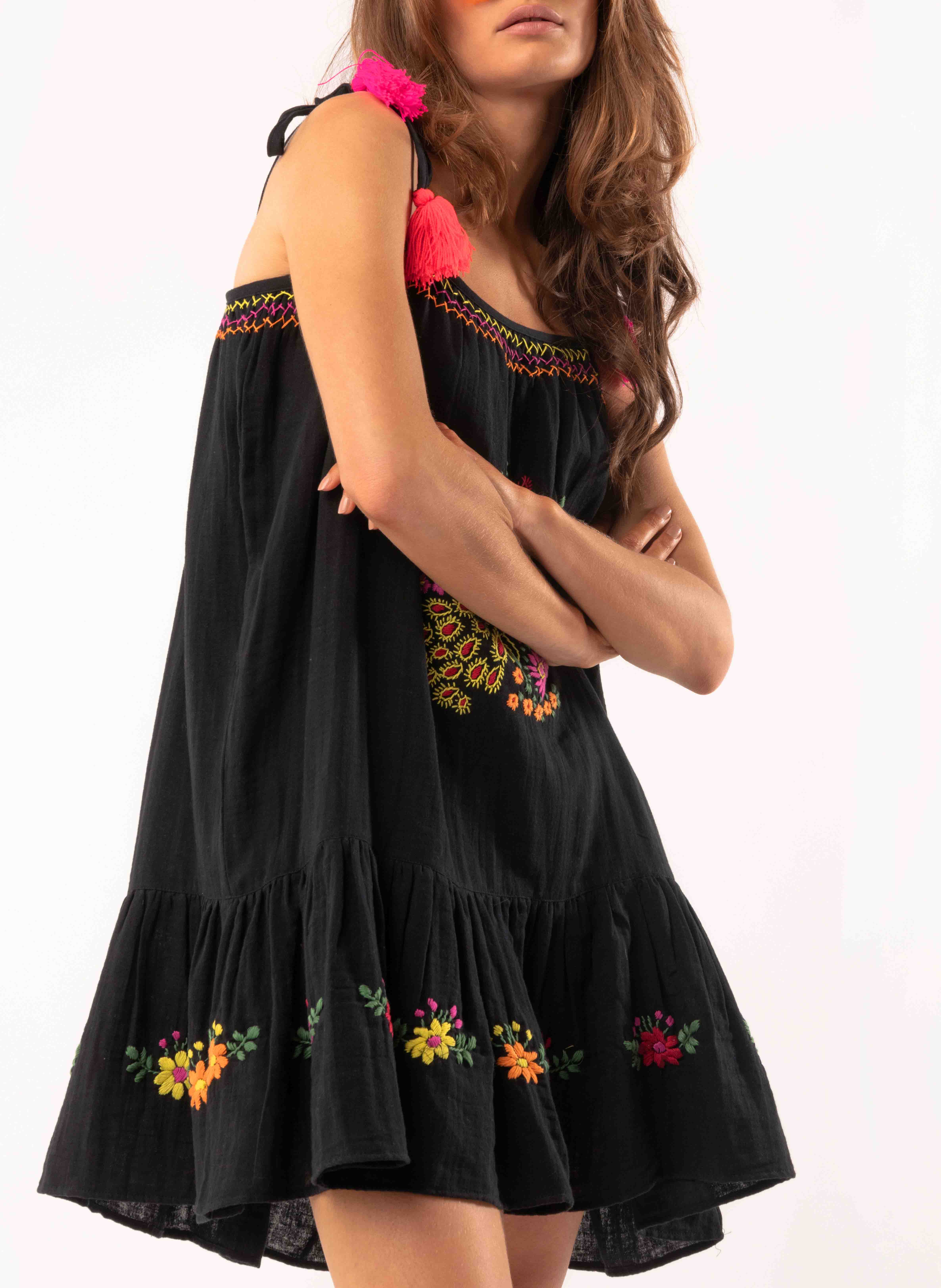 Robe courte à bretelles brodée en coton WILD Noir