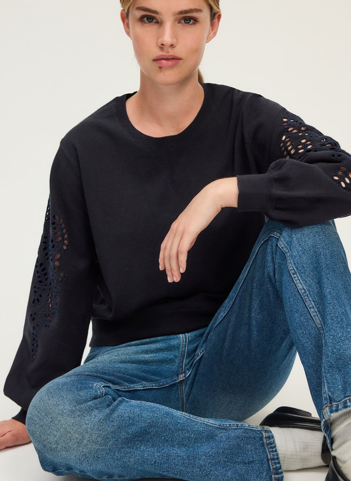 Plain straight sweatshirt with embroidered sleeves PABLO Blue