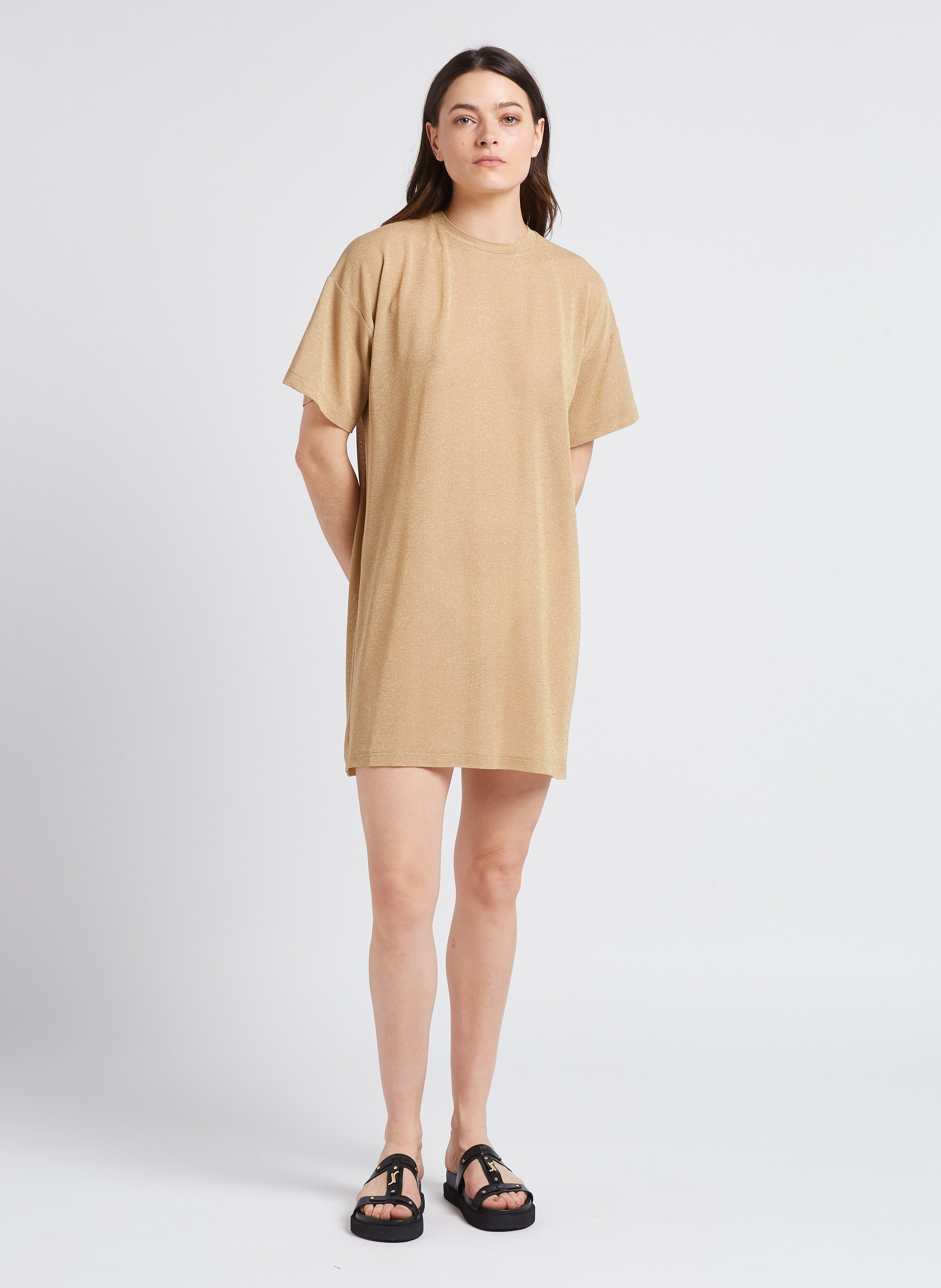 Halflange, rechte jurk met ronde hals Goudkleurig