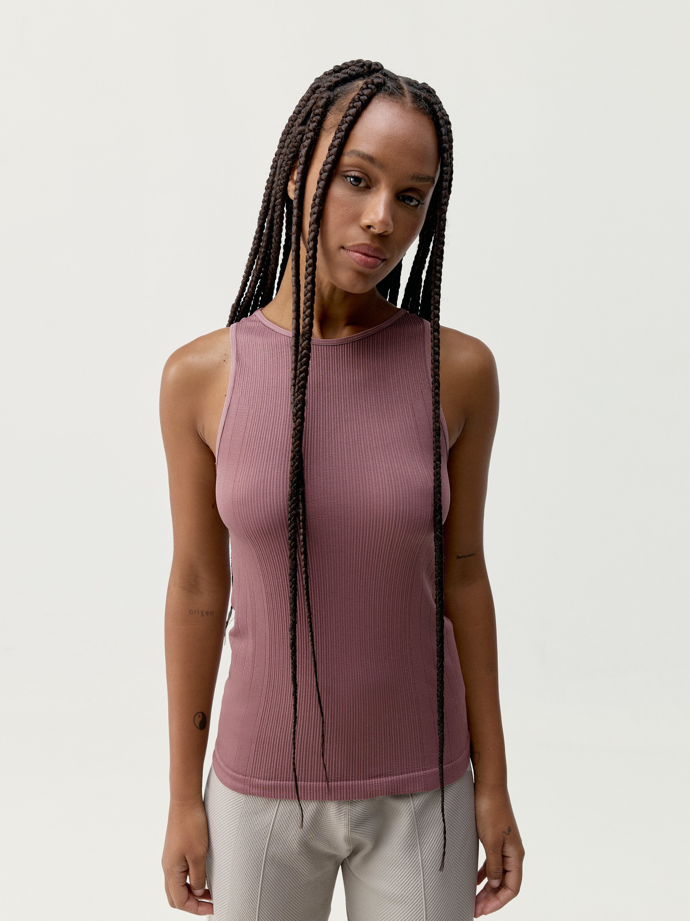 Seamless sports tank top BORN LIVING YOGA