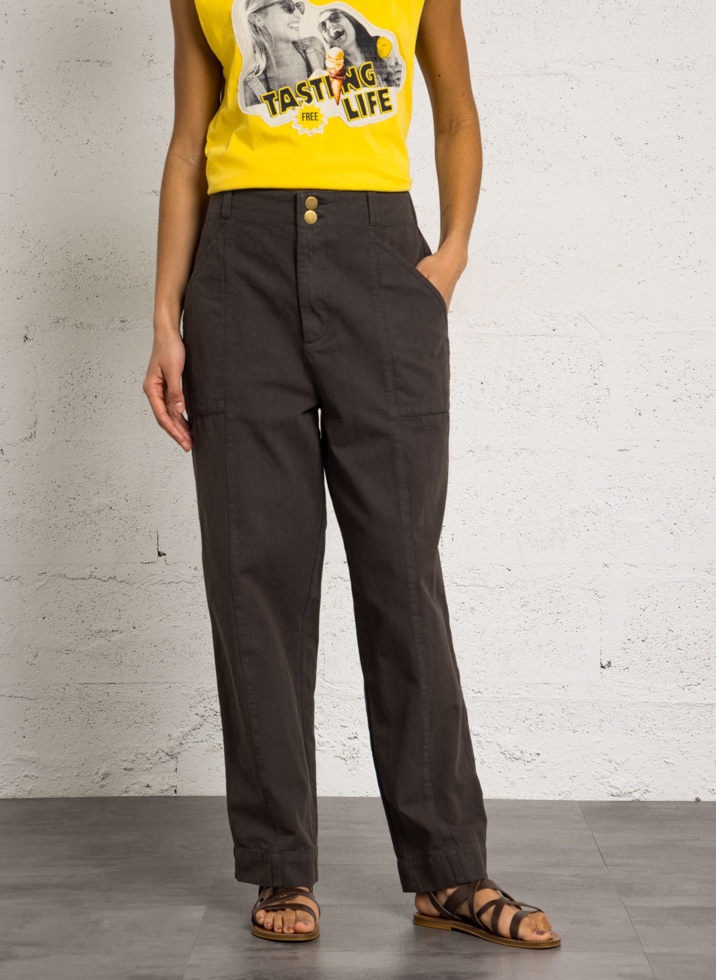 Pantalon carotte uni en coton LEON & HARPER