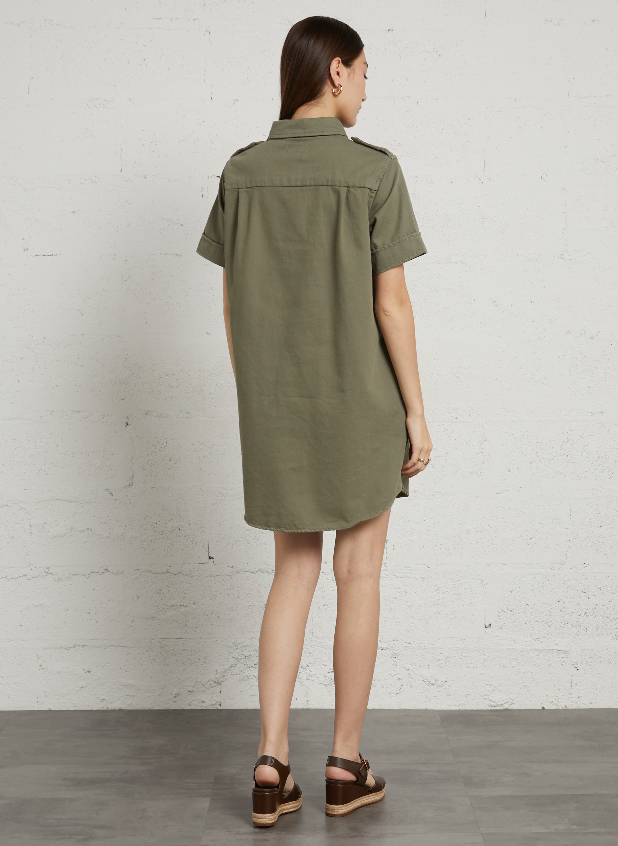 Halflange jurk met klassieke kraag MAISON 123 Groen