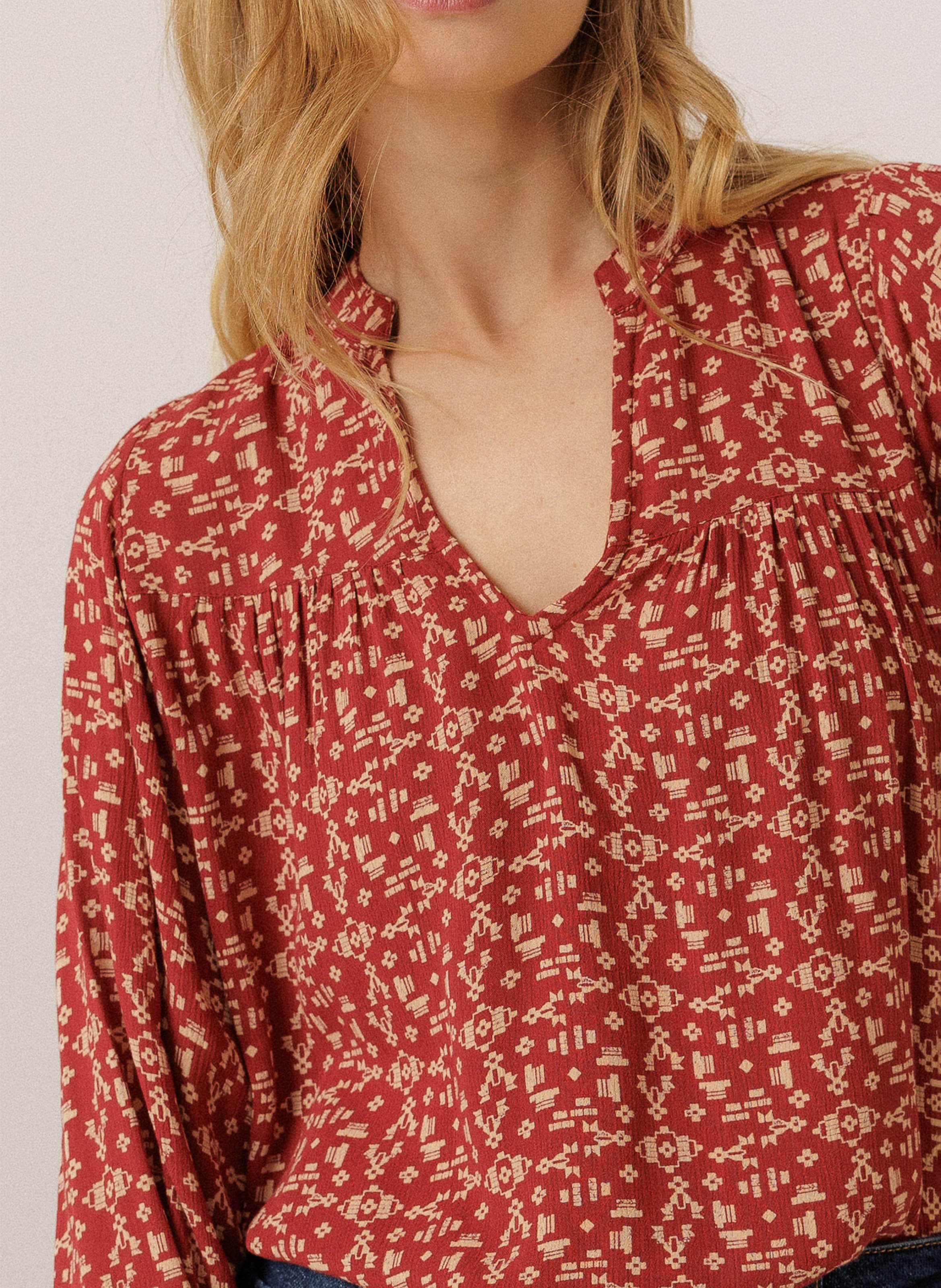 Blouse met V-hals INDI & COLD Rood