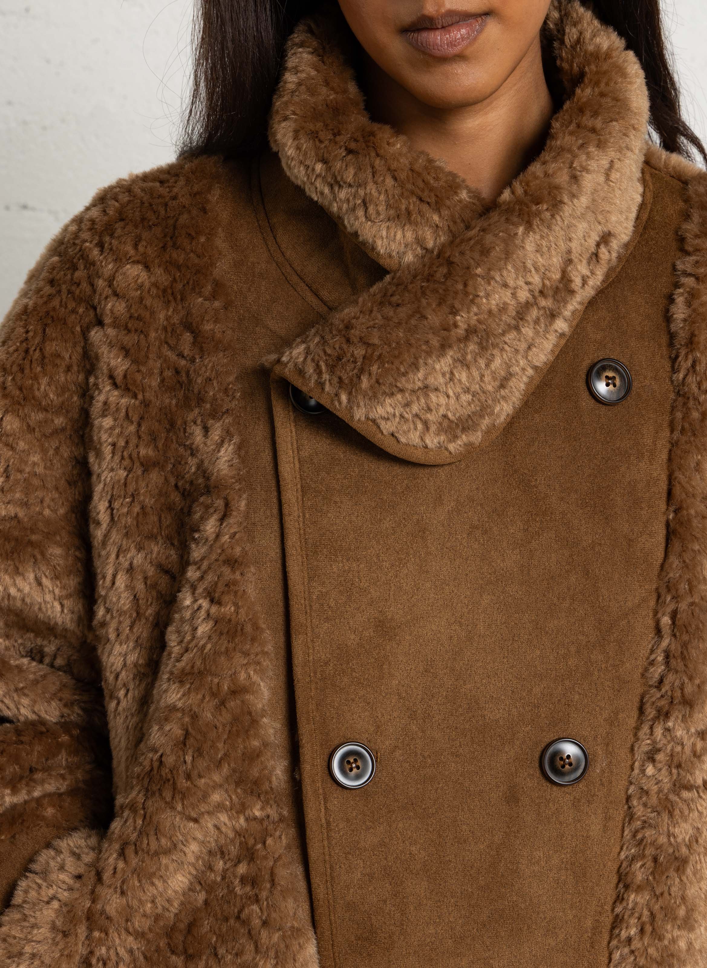 Rechte mantel met knopen en faux fur-effect SEE U SOON Geel