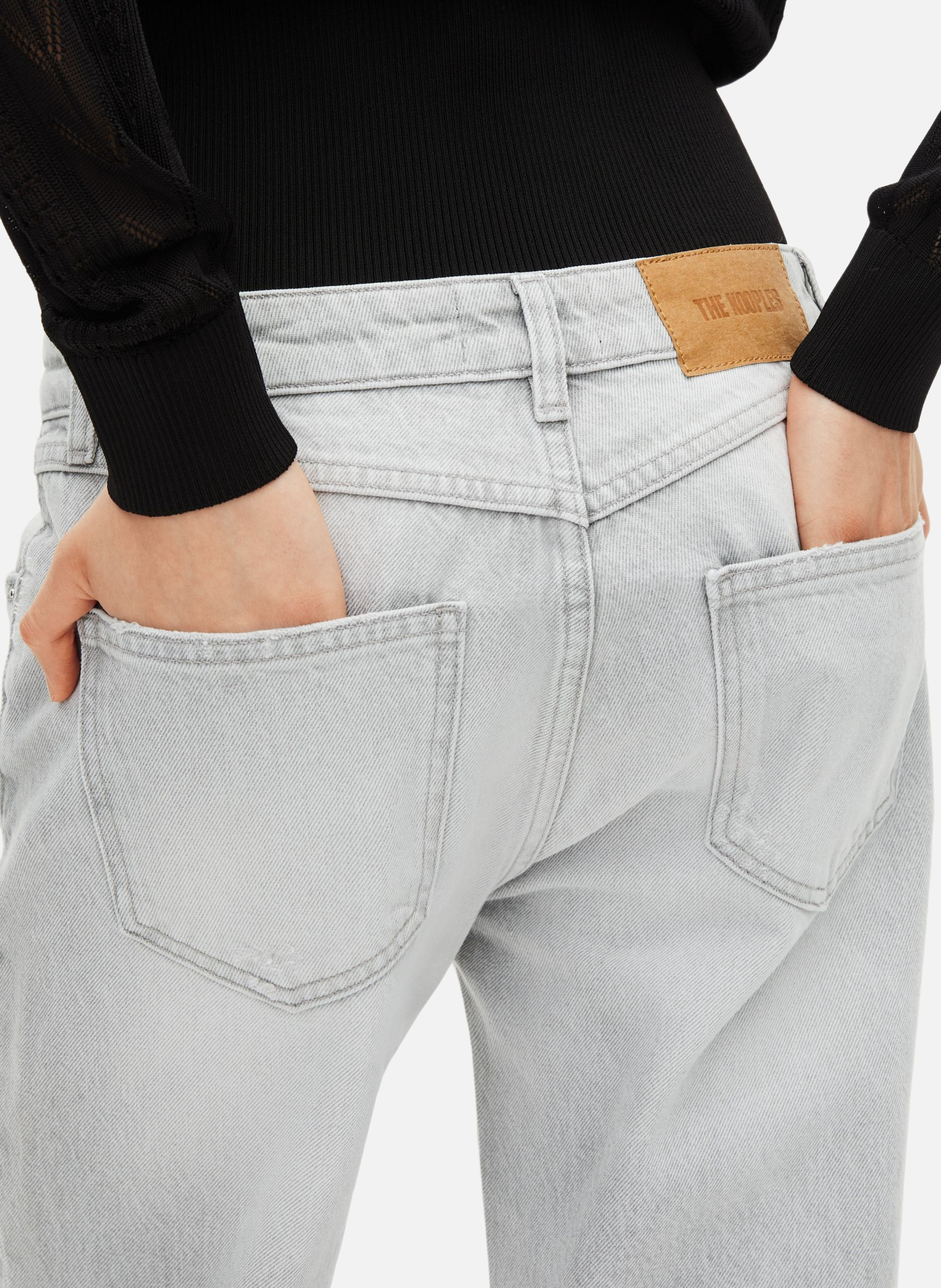 - Straight-leg jeans
- 5 pockets
- Straight cut
- Faded effect THE KOOPLES Grey