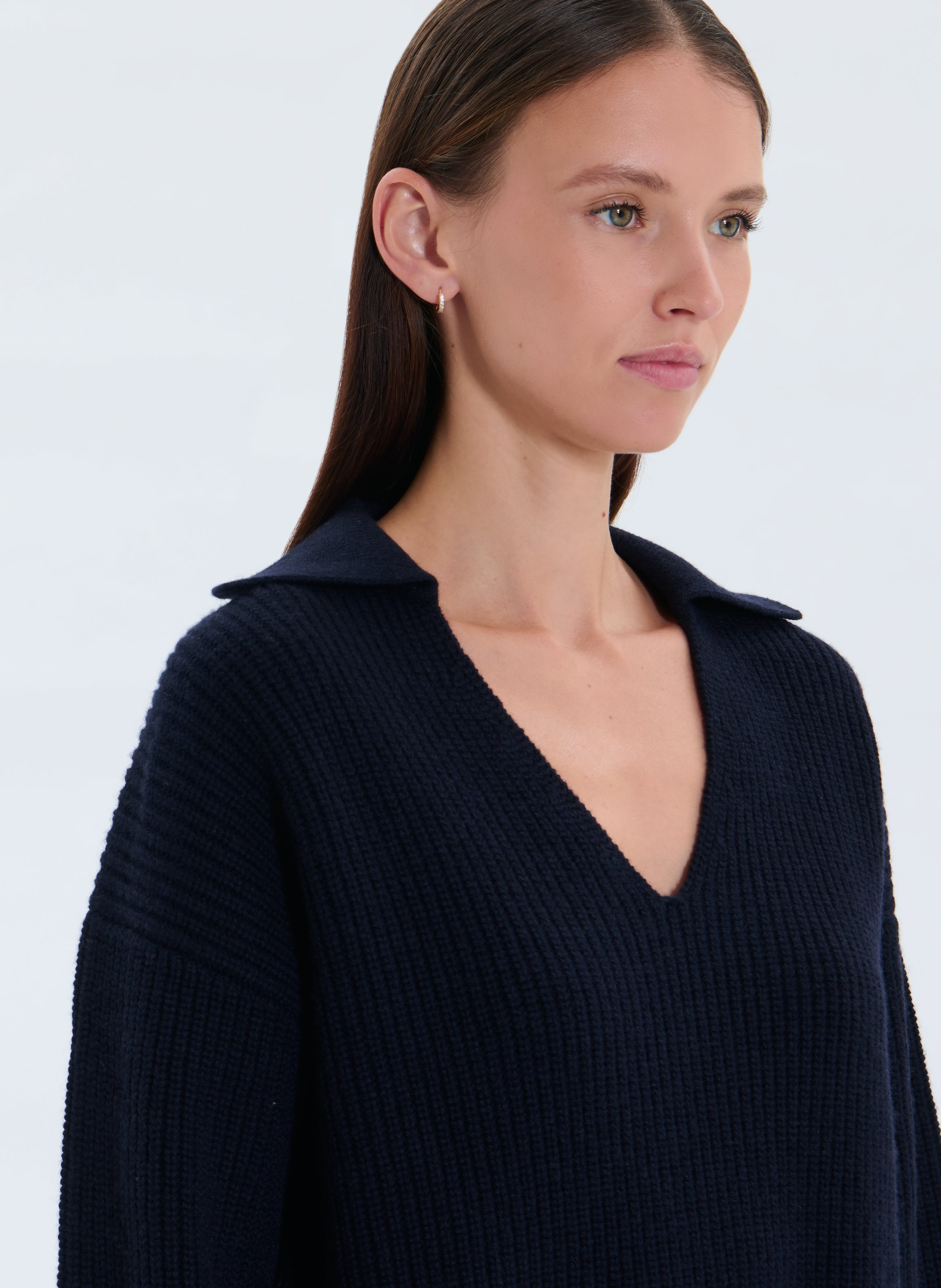 Pull droit col V en laine ZAPA Bleu