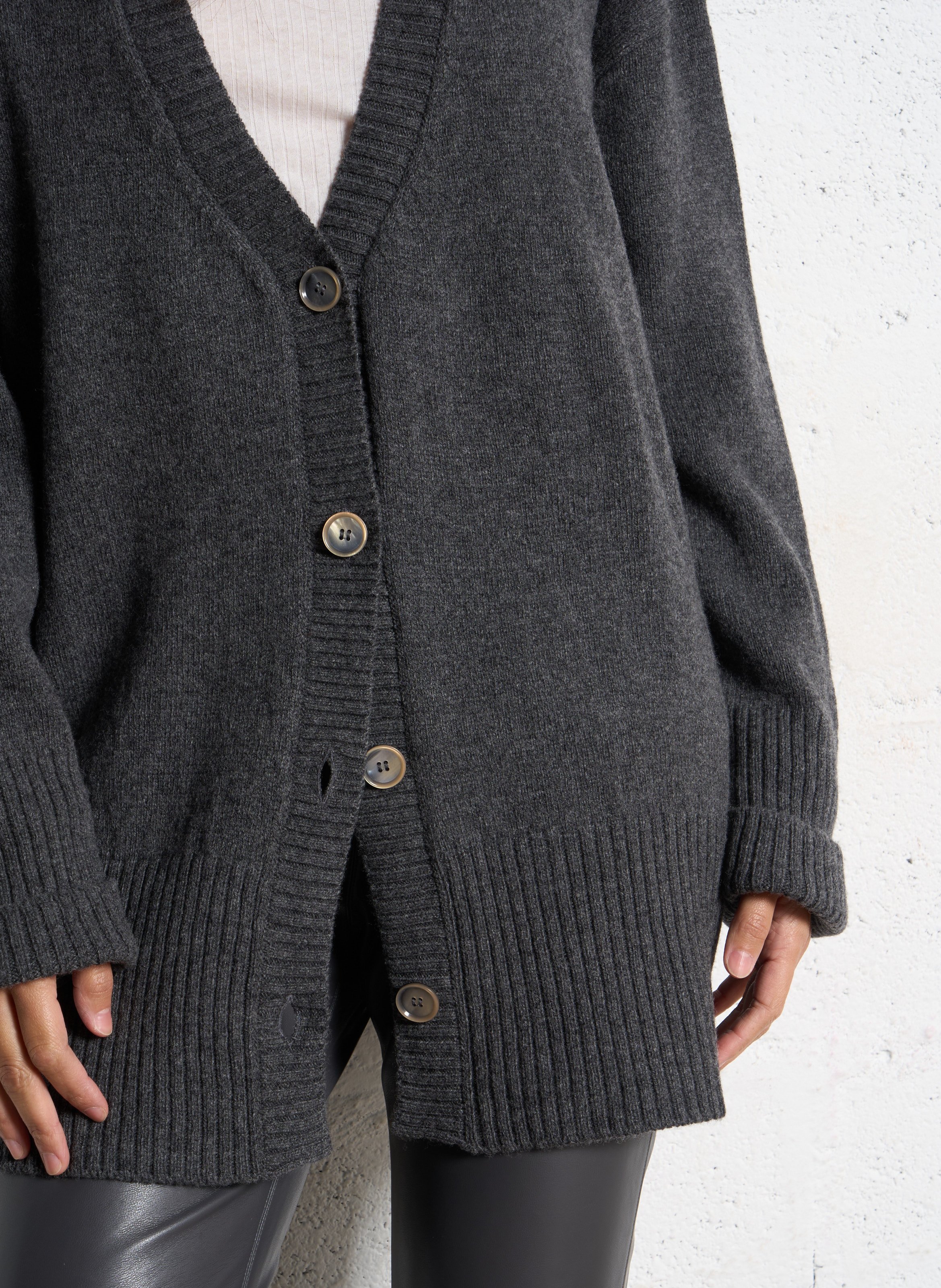 Recht vest van gemengde wol en kasjmier THE NEW SOCIETY Grijs