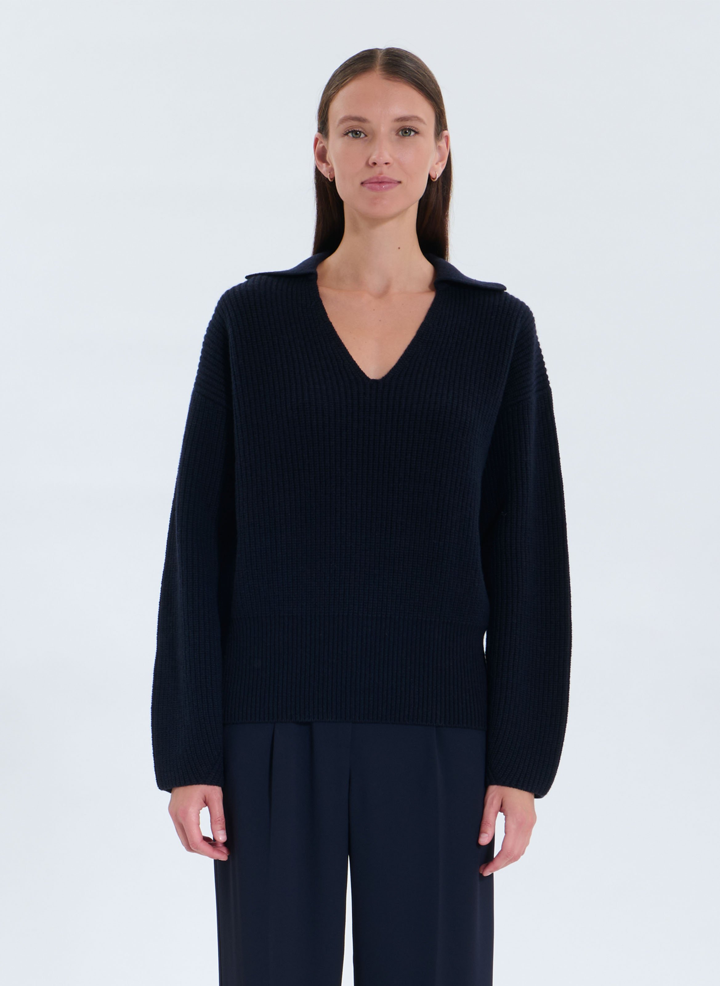Pull droit col V en laine ZAPA