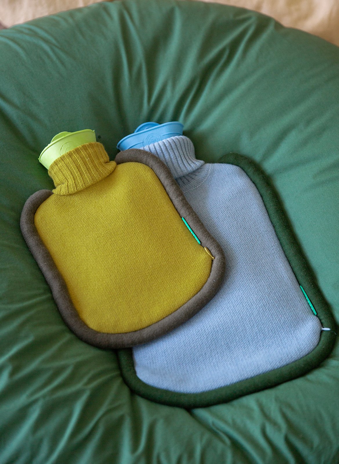 Bouillotte tricotée en coton bio mélangé SUITE702 Bleu