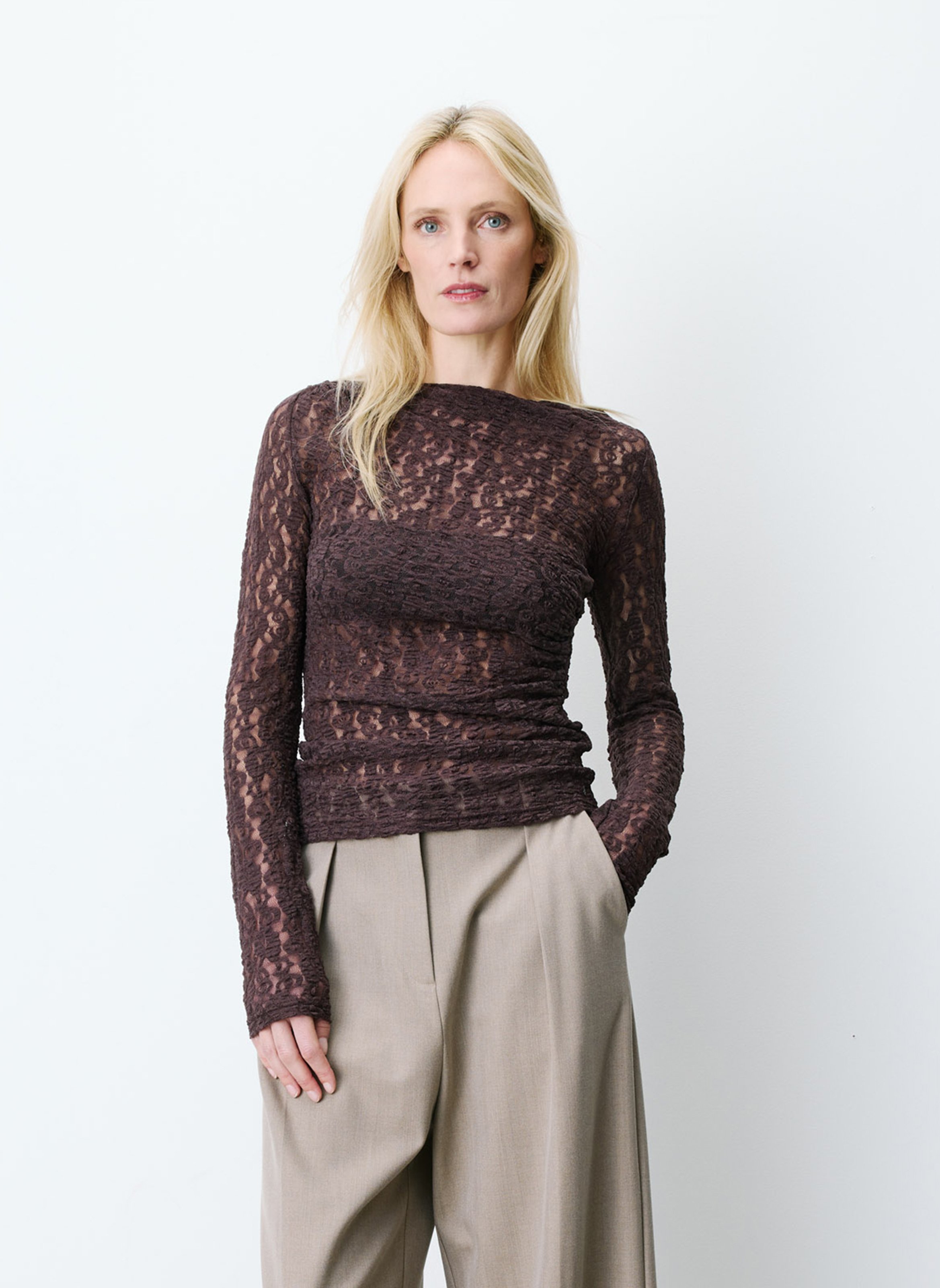 Straight round-neck lace top GRACE ET MILA