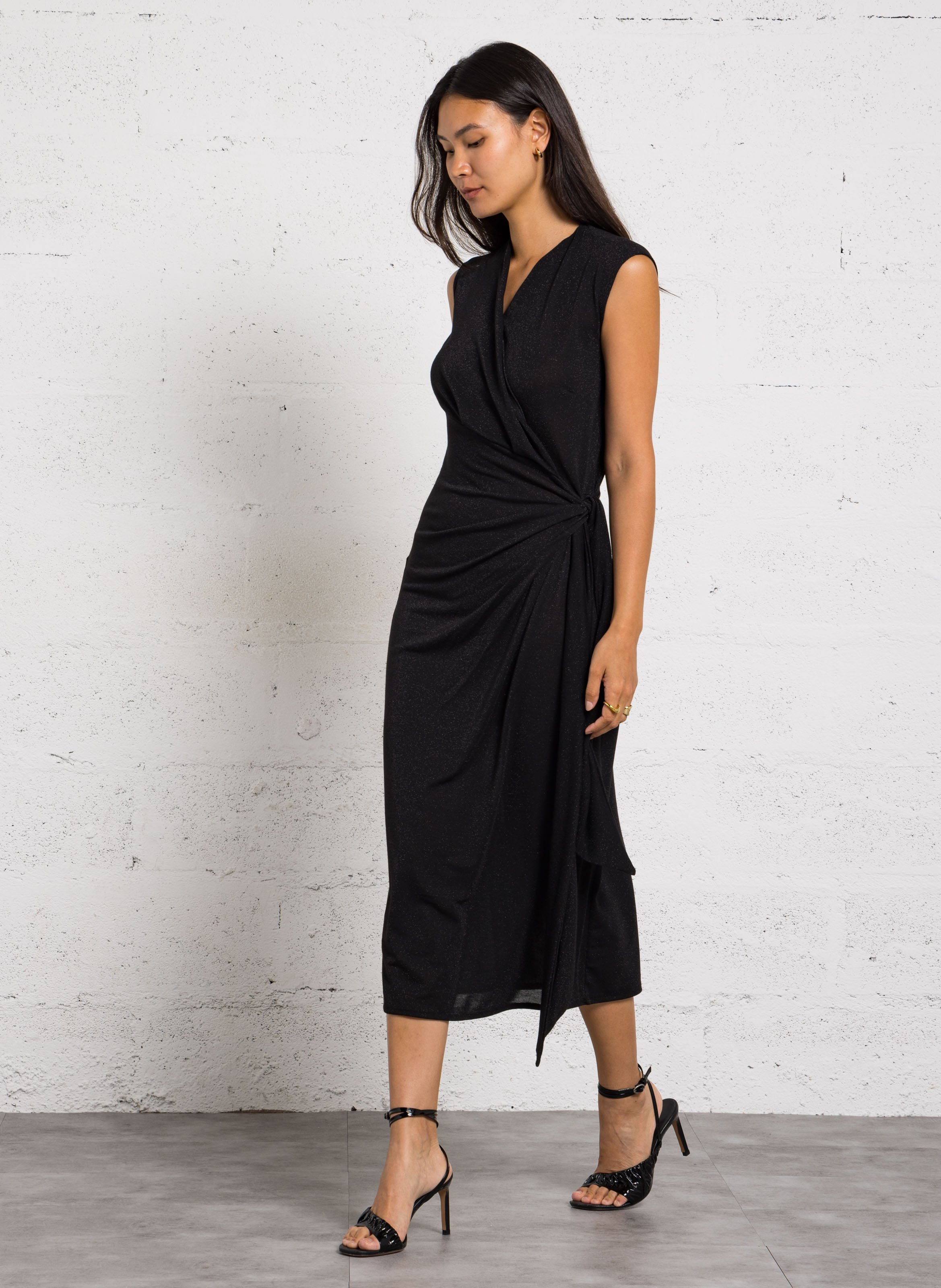 Robe midi portefeuille en maille irisée MOMONI Noir