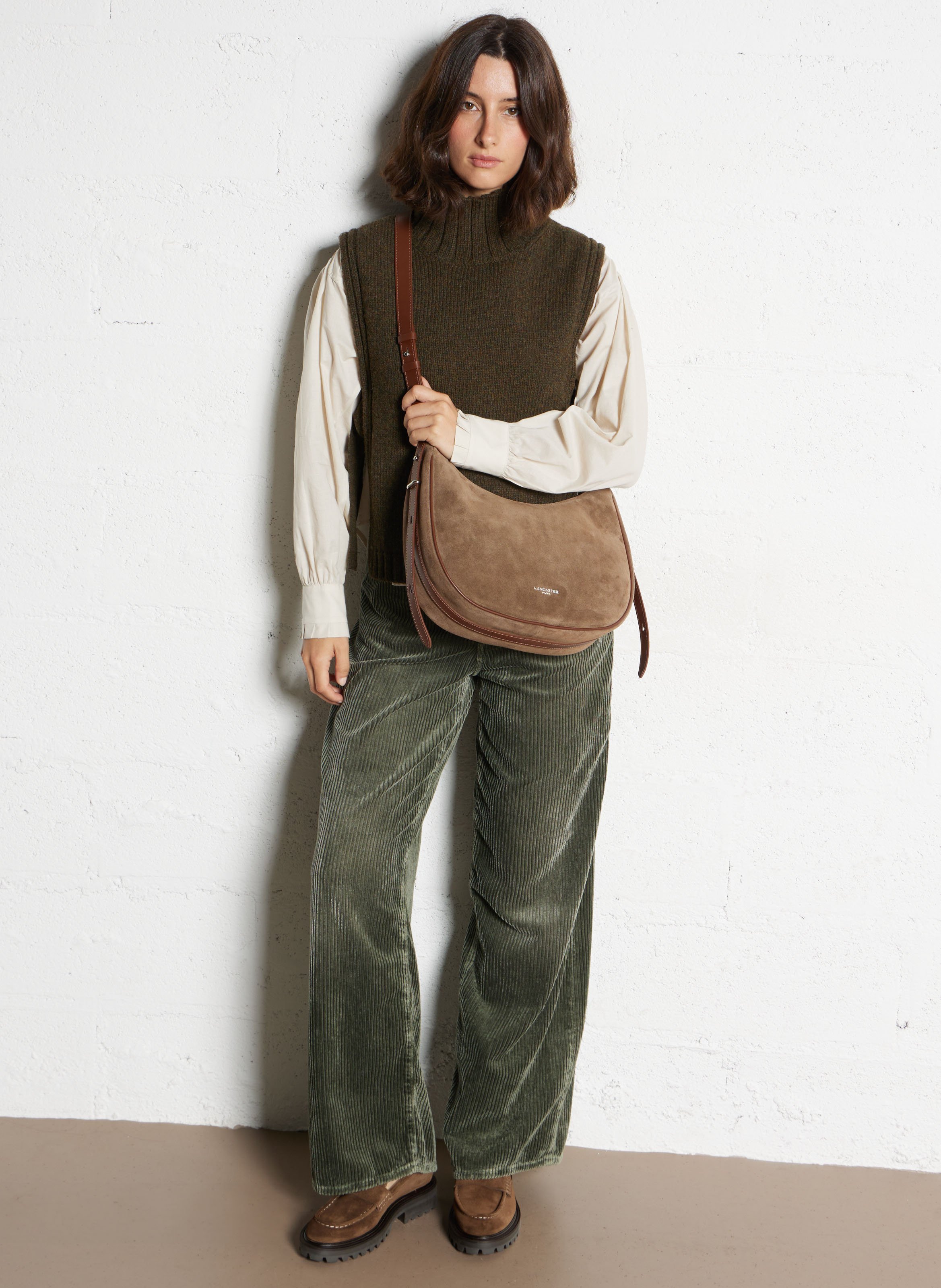 Buideltas van getextureerd leer met veters LANCASTER PARIS Bruin