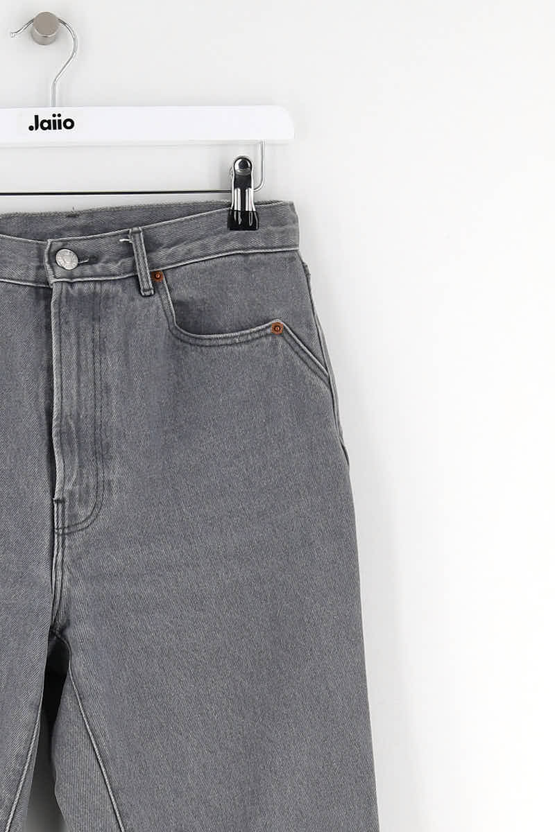 - Straight-leg jeans
- 5 pockets
- Straight cut
- Faded effect BELLEROSE - Seconde Main Grey