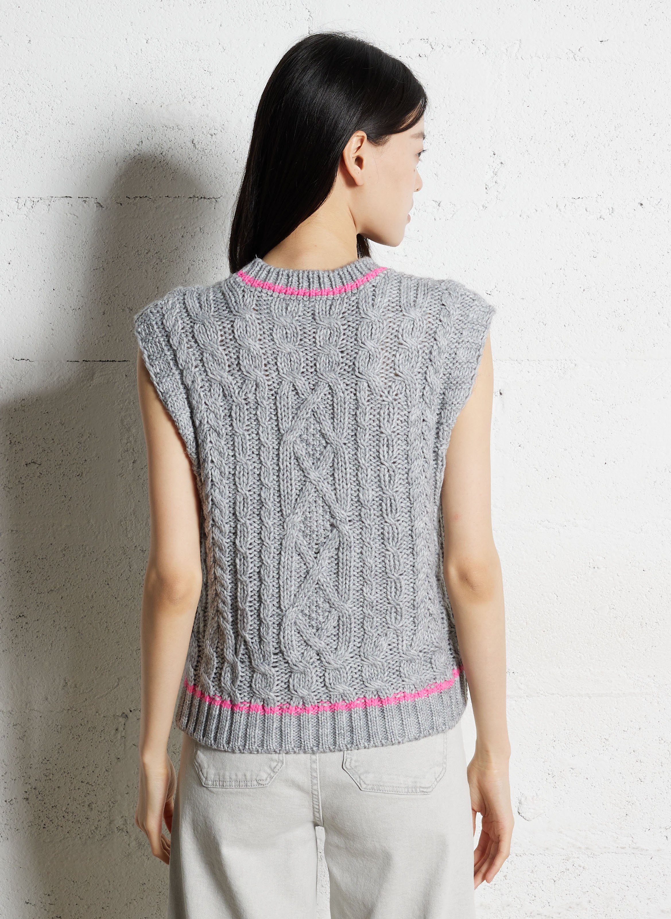 Gerade geschnittener Rundhalspullover Silber