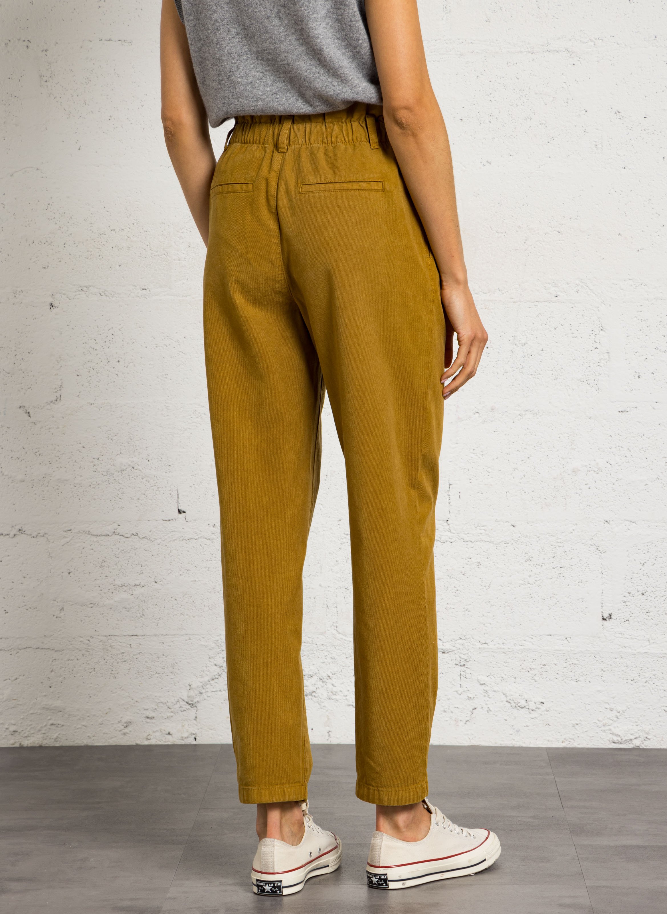 Hoch taillierte Karottenhose uni DES PETITS HAUTS Golden