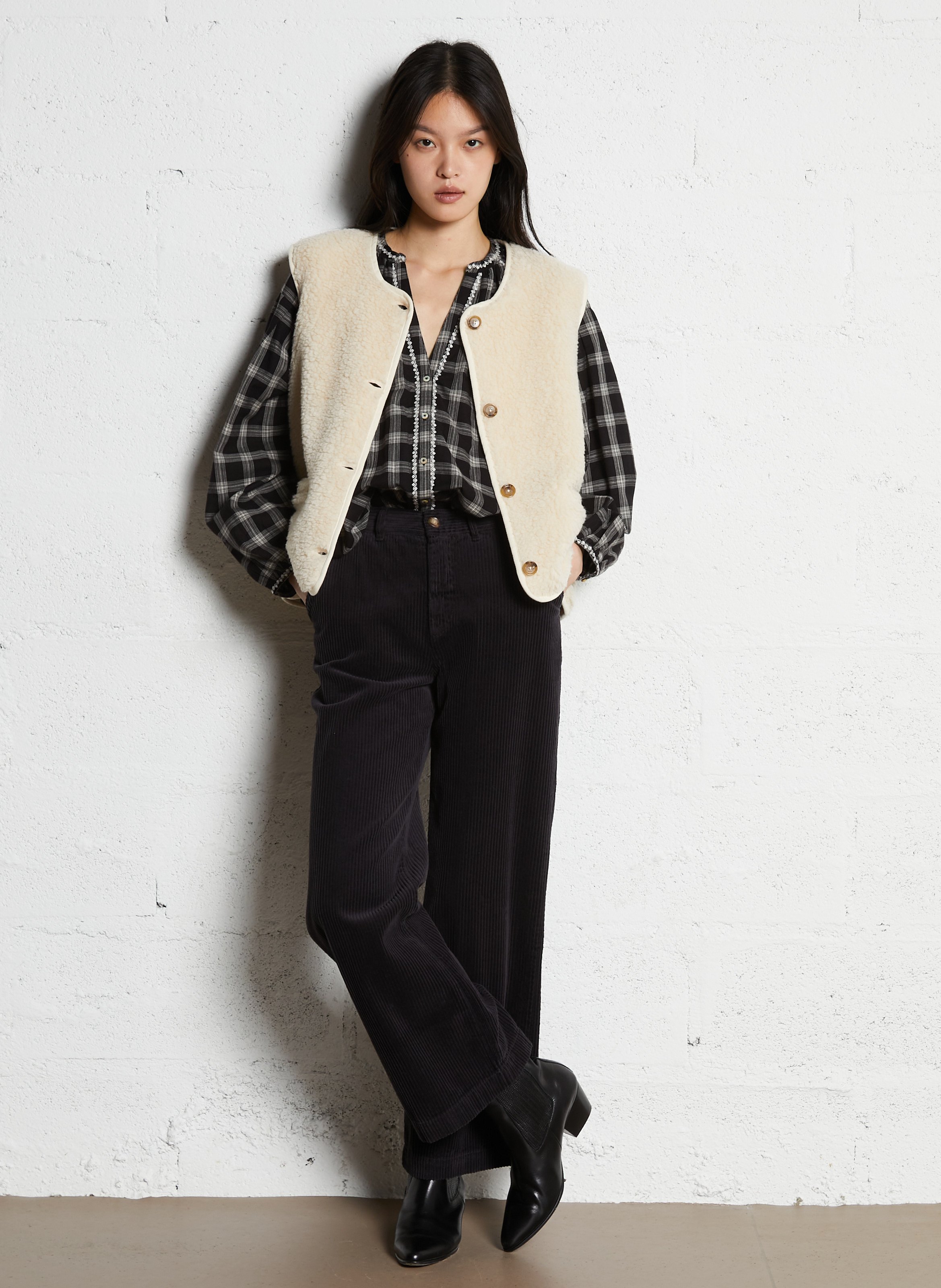 Rundhalsausschnitt-Gilet aus Sherpa EMILE ET IDA Beige