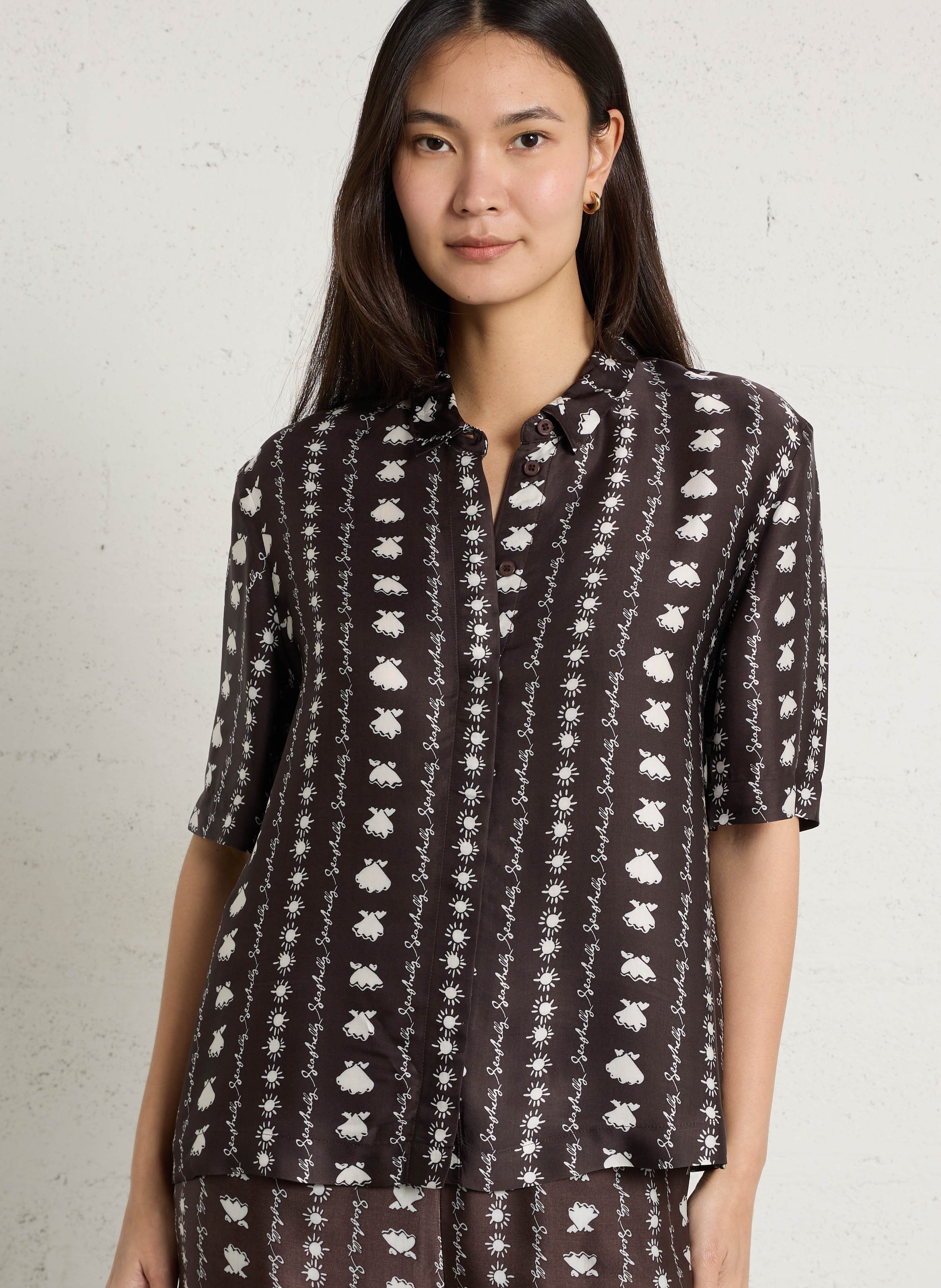 Gerade geschnittenes Hemd mit kurzen Ärmeln und Muster DES PETITS HAUTS Schwarz