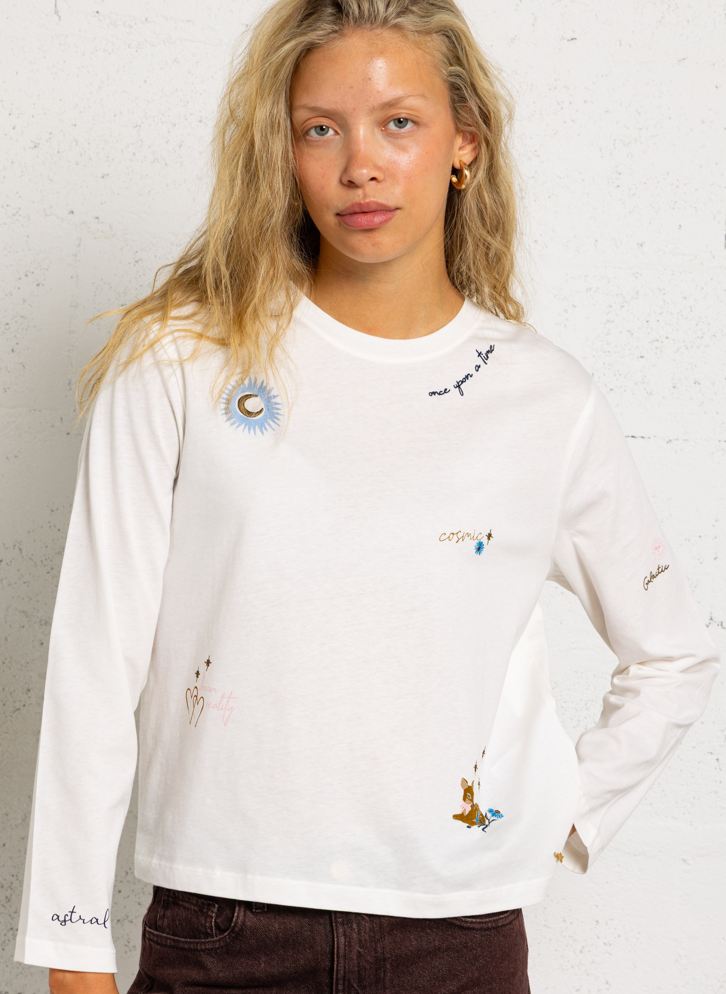 Tee-shirt droit col rond en coton imprimé DES PETITS HAUTS Beige