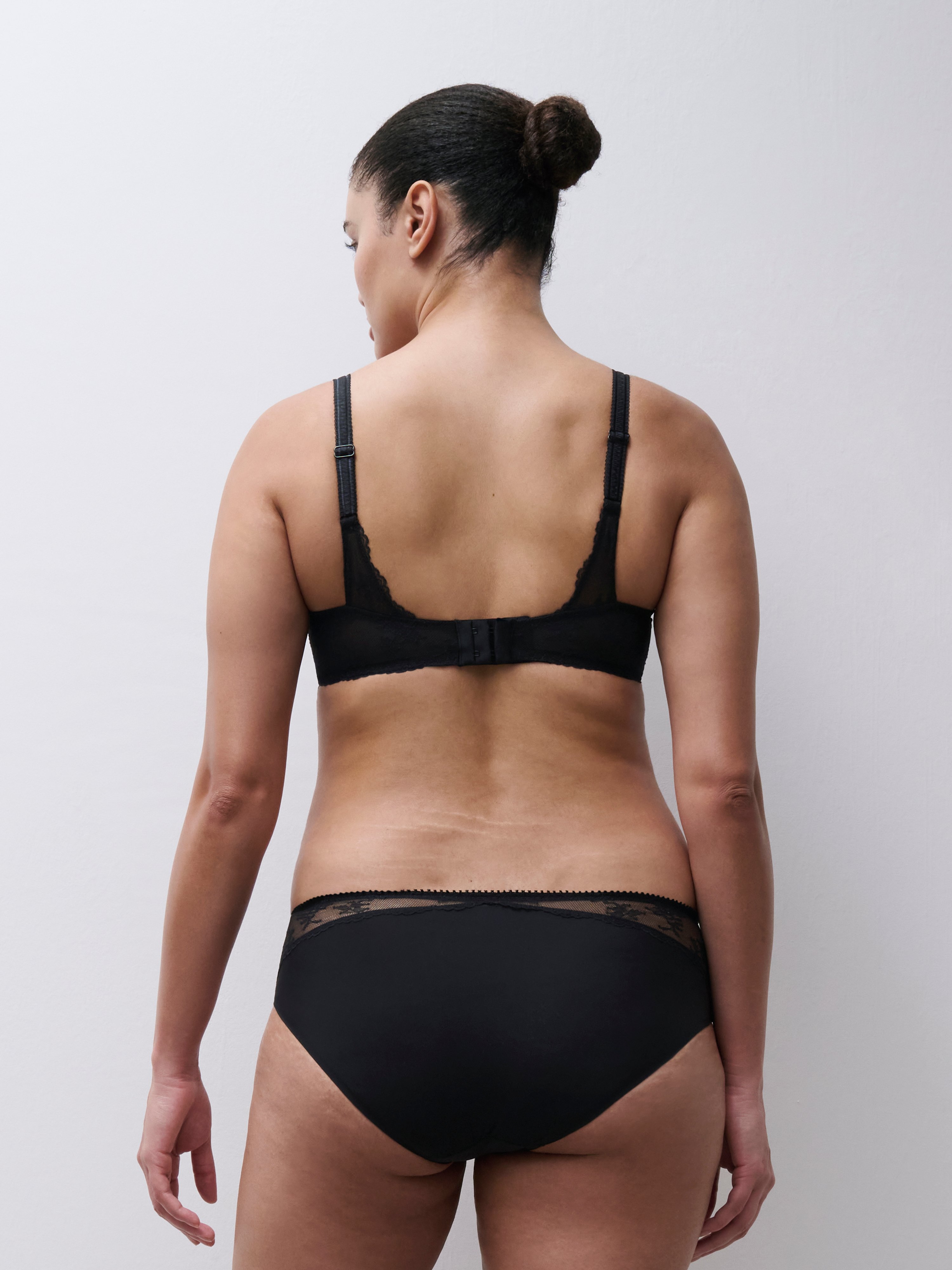 Full-cup bra CHANTELLE Black