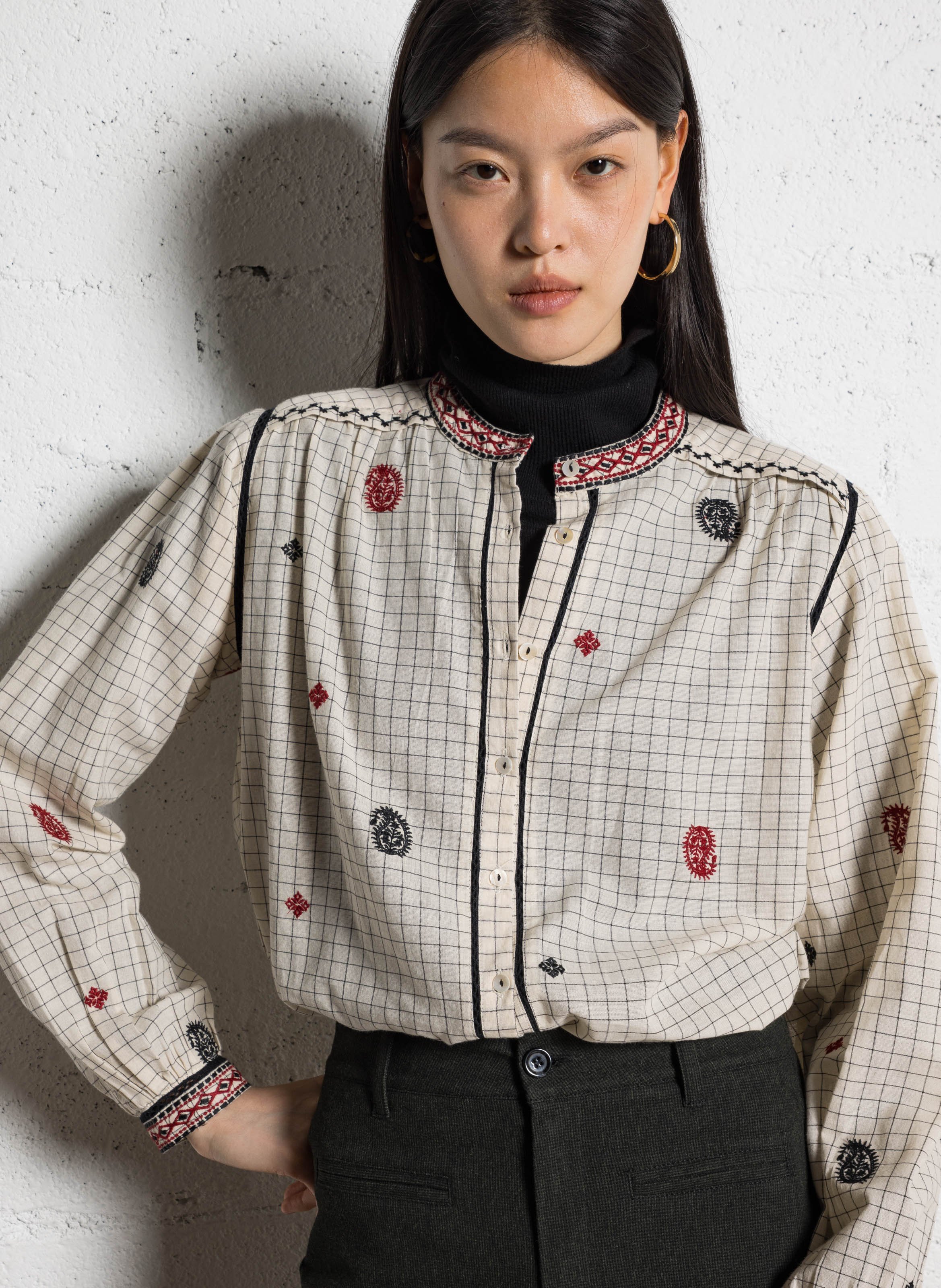 Cotton V-neck short dress with embroidered motifs MAISON HOTEL Beige