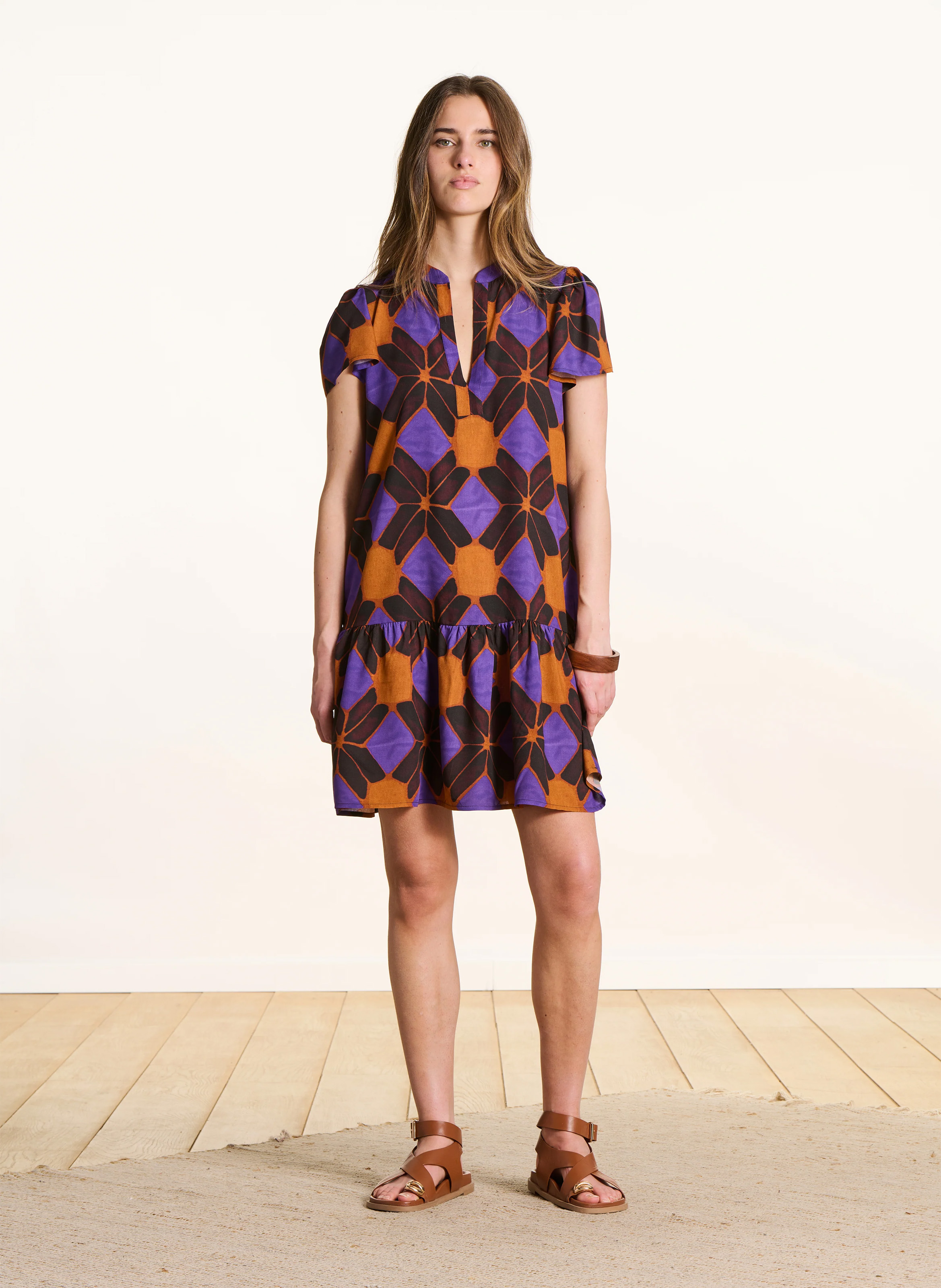 Robe courte col tunisien imprimée volantée LA FEE MARABOUTEE Multicolore