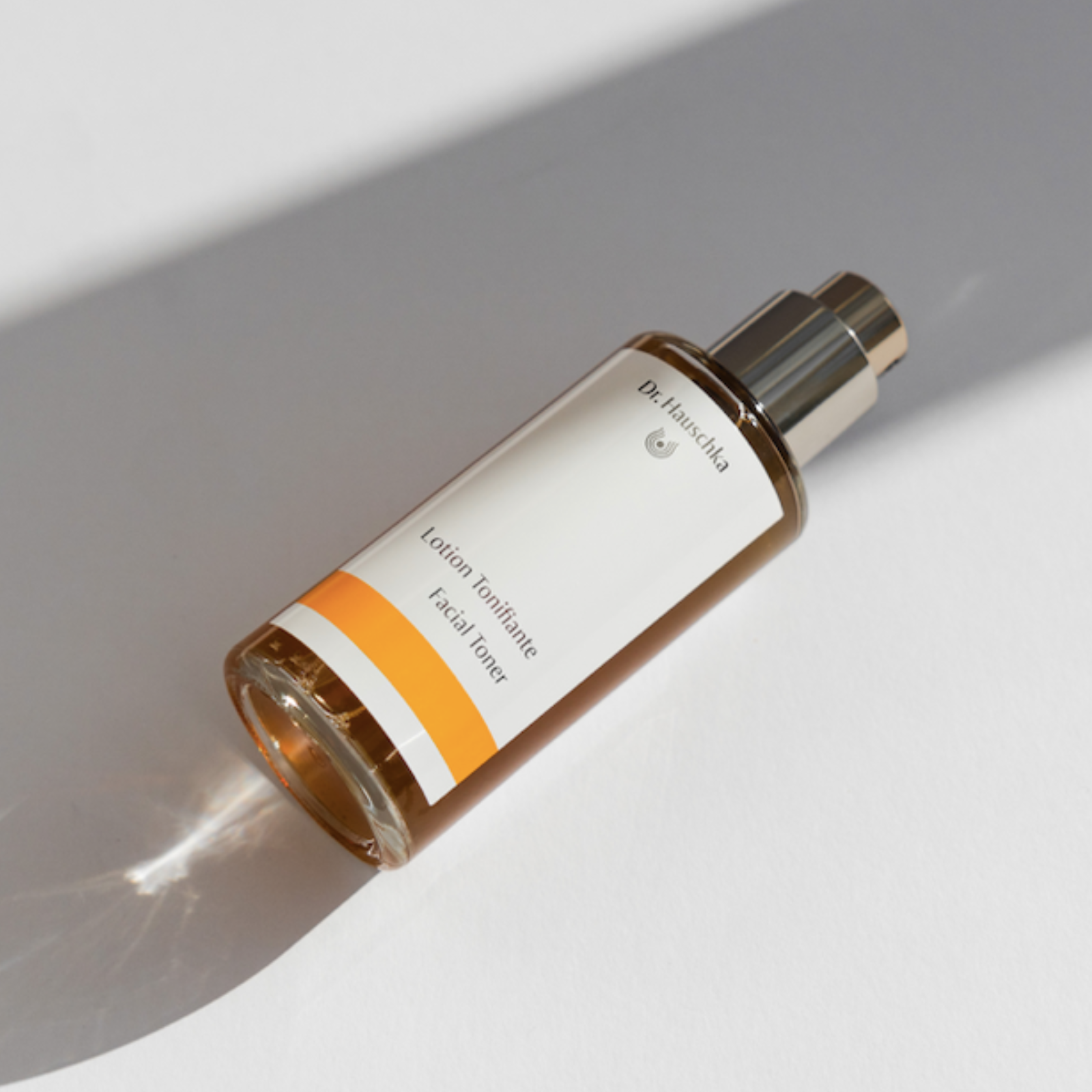 Verkwikkende lotion DR. HAUSCHKA No color