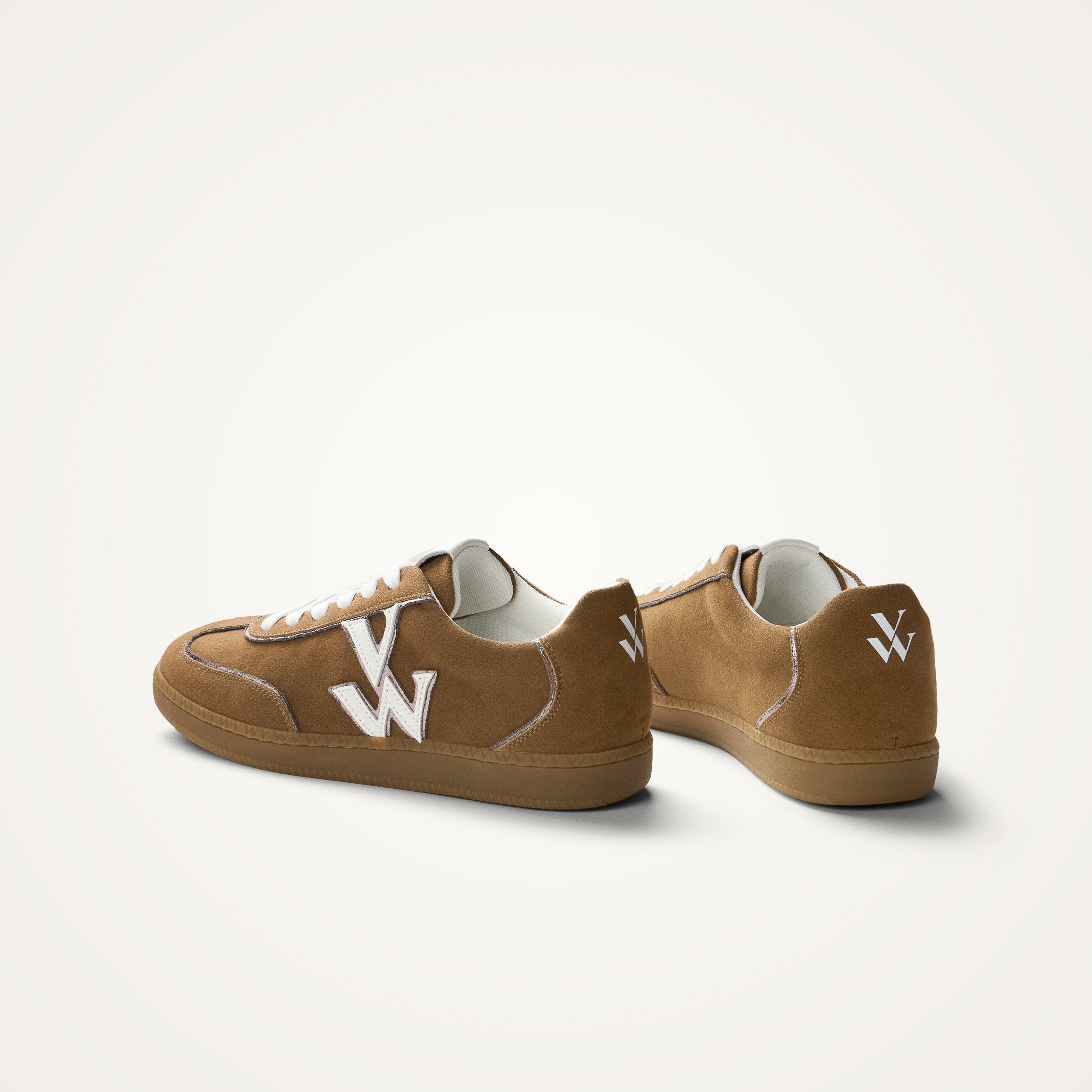 Low lace-up retro sneakers VANESSA WU Brown