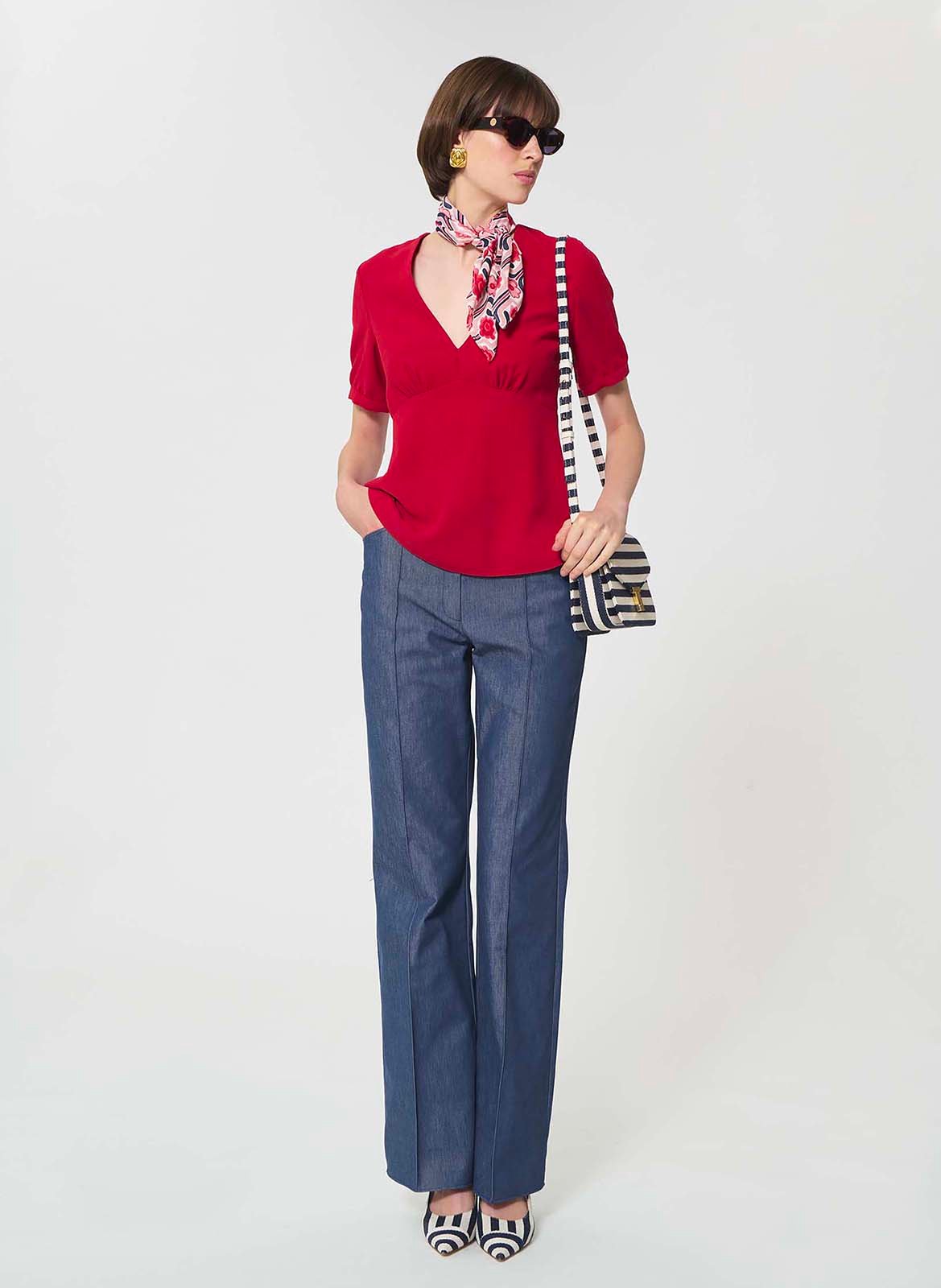 Taillierte Bluse mit V-Ausschnitt aus fließendem Crêpe TARA JARMON Rot